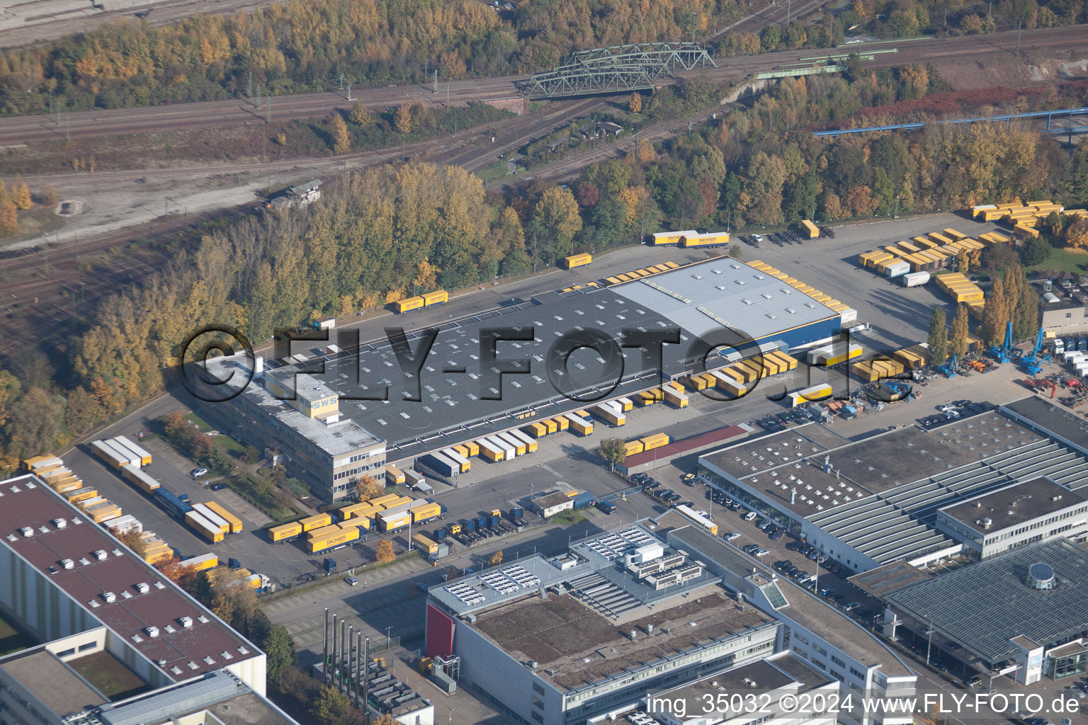 Entrepôts et bâtiment d'expédition SWS-Speditions-GmbH, Ottostrasse à le quartier Durlach in Karlsruhe dans le département Bade-Wurtemberg, Allemagne hors des airs