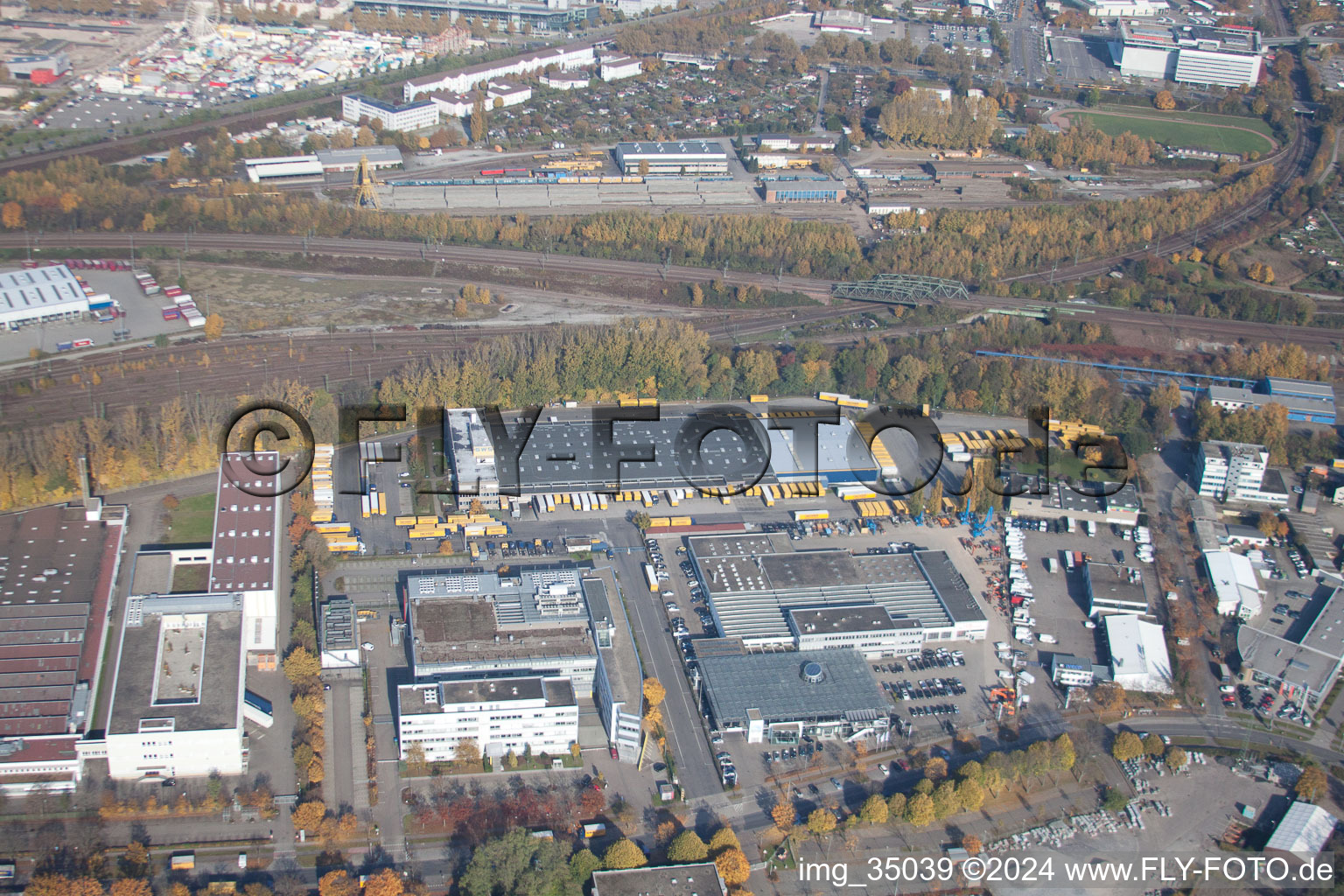 Entrepôts et bâtiment d'expédition SWS-Speditions-GmbH, Ottostrasse à le quartier Durlach in Karlsruhe dans le département Bade-Wurtemberg, Allemagne vue d'en haut