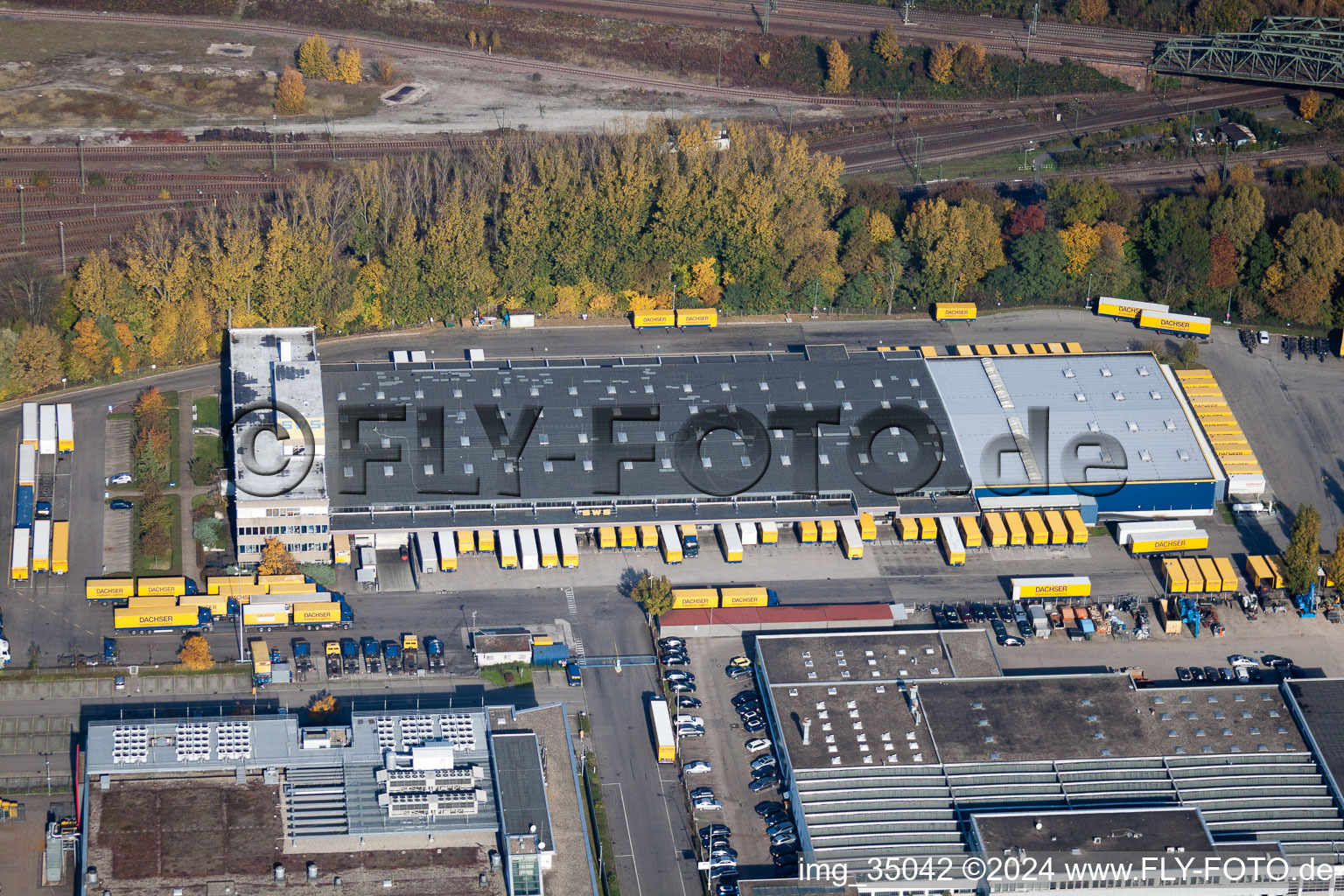 Entrepôts et bâtiment d'expédition SWS-Speditions-GmbH, Ottostrasse à le quartier Durlach in Karlsruhe dans le département Bade-Wurtemberg, Allemagne depuis l'avion