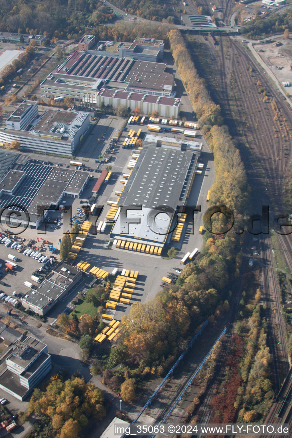 Image drone de Entrepôts et bâtiment d'expédition SWS-Speditions-GmbH, Ottostrasse à le quartier Durlach in Karlsruhe dans le département Bade-Wurtemberg, Allemagne