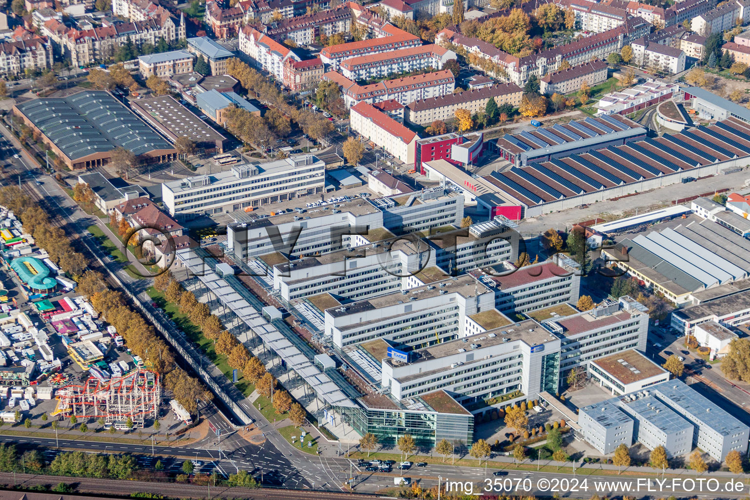 Photographie aérienne de Immeuble de bureaux de l'administration et du bâtiment commercial du siège de l'ENBW, Durlacher Allee à le quartier Oststadt in Karlsruhe dans le département Bade-Wurtemberg, Allemagne