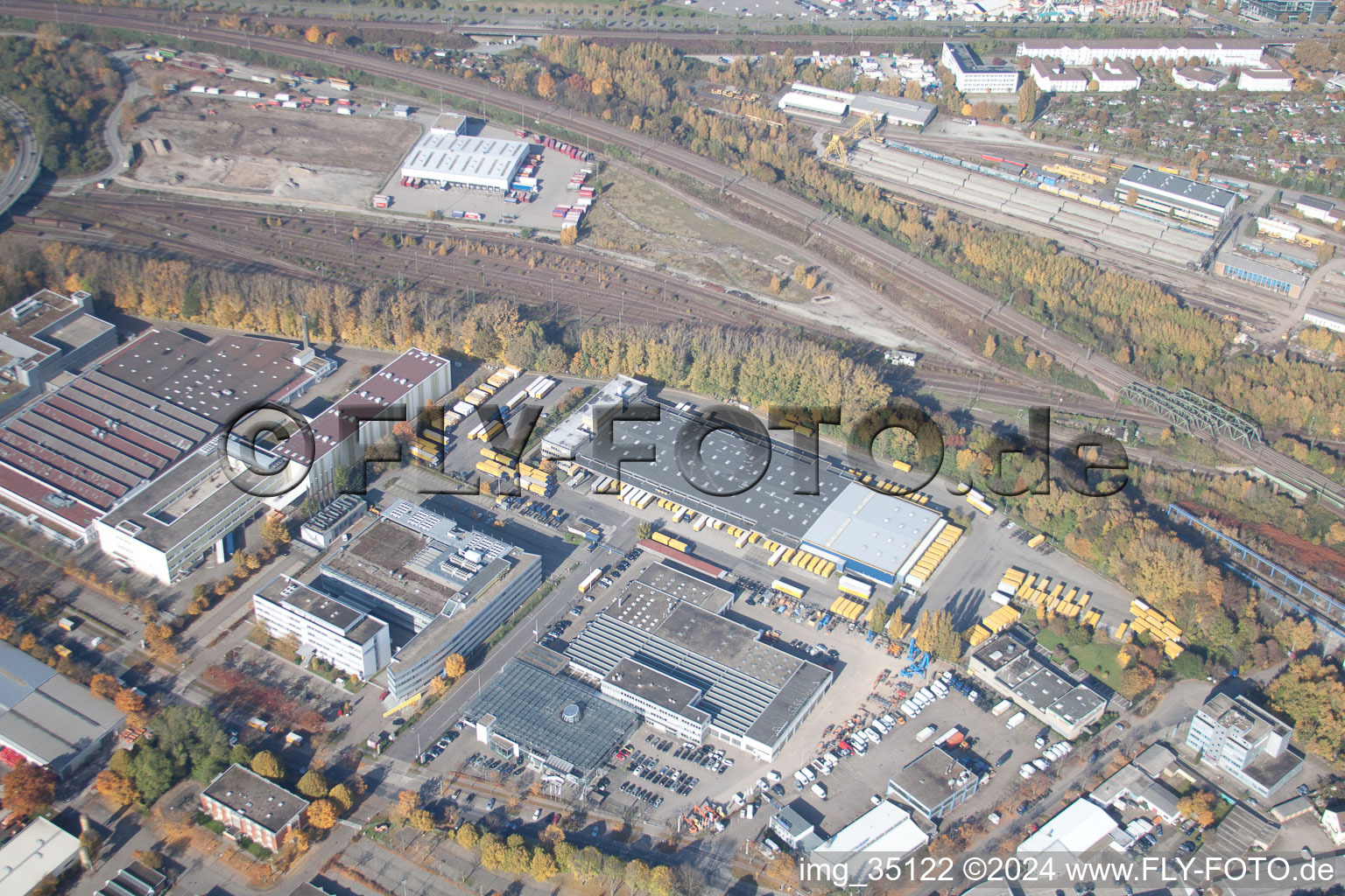 Vue oblique de Entrepôts et bâtiment d'expédition SWS-Speditions-GmbH, Ottostrasse à le quartier Durlach in Karlsruhe dans le département Bade-Wurtemberg, Allemagne