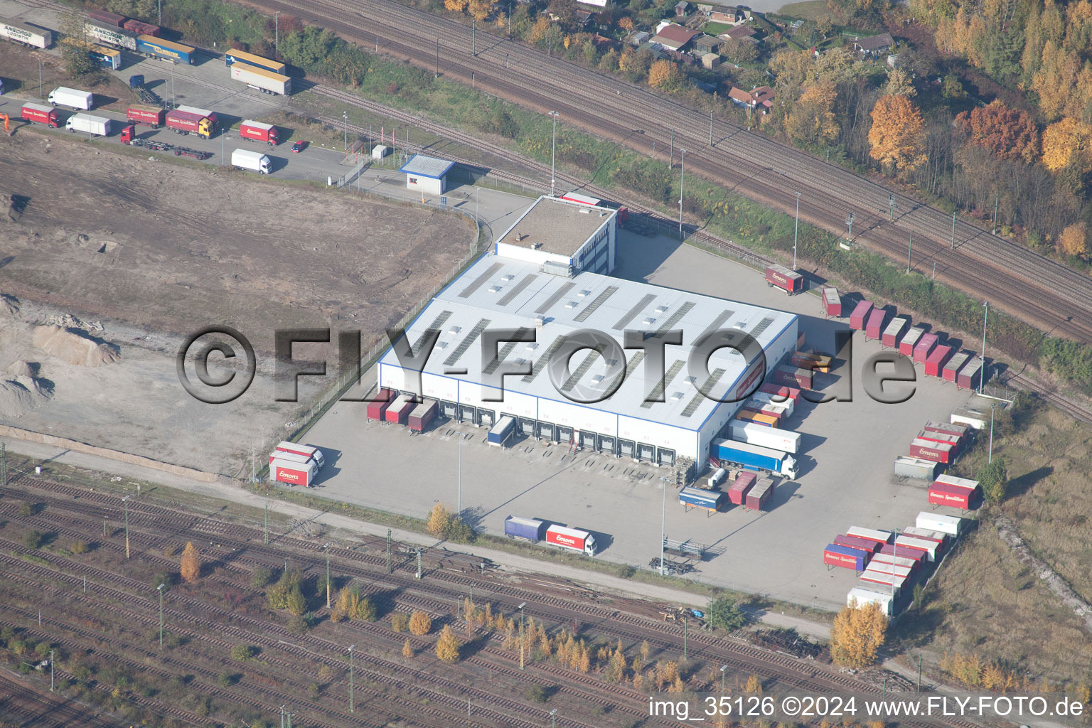 Wofahrtsweierer Straße, Emons Spedition GmbH à le quartier Oststadt in Karlsruhe dans le département Bade-Wurtemberg, Allemagne vue d'en haut