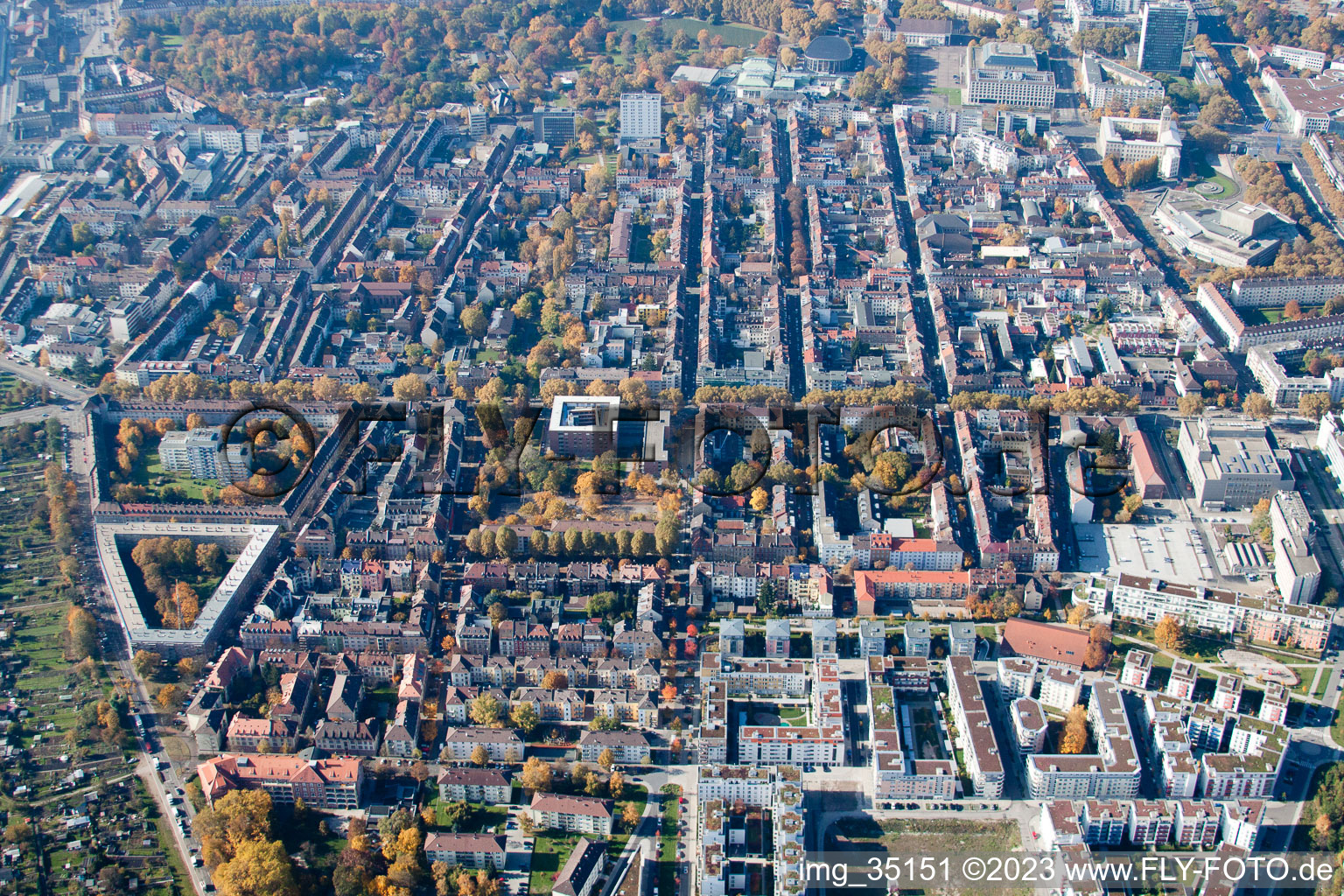 Vue aérienne de Quartier Südstadt in Karlsruhe dans le département Bade-Wurtemberg, Allemagne