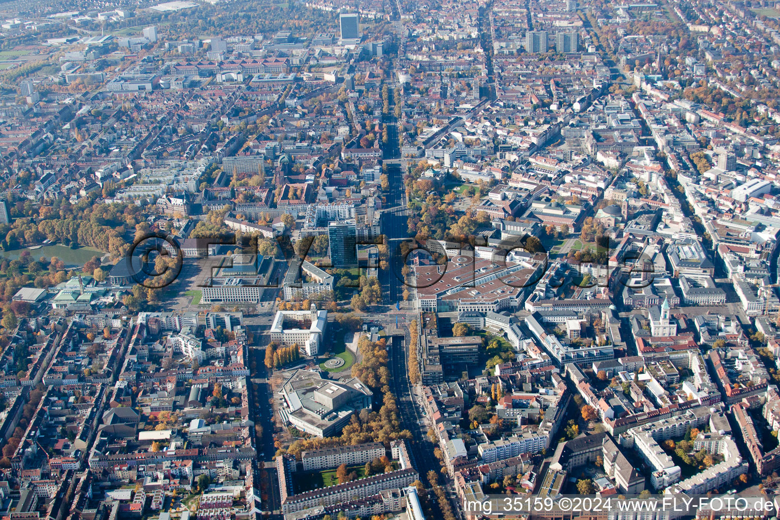 Vue aérienne de Kriegsstr. à le quartier Südweststadt in Karlsruhe dans le département Bade-Wurtemberg, Allemagne