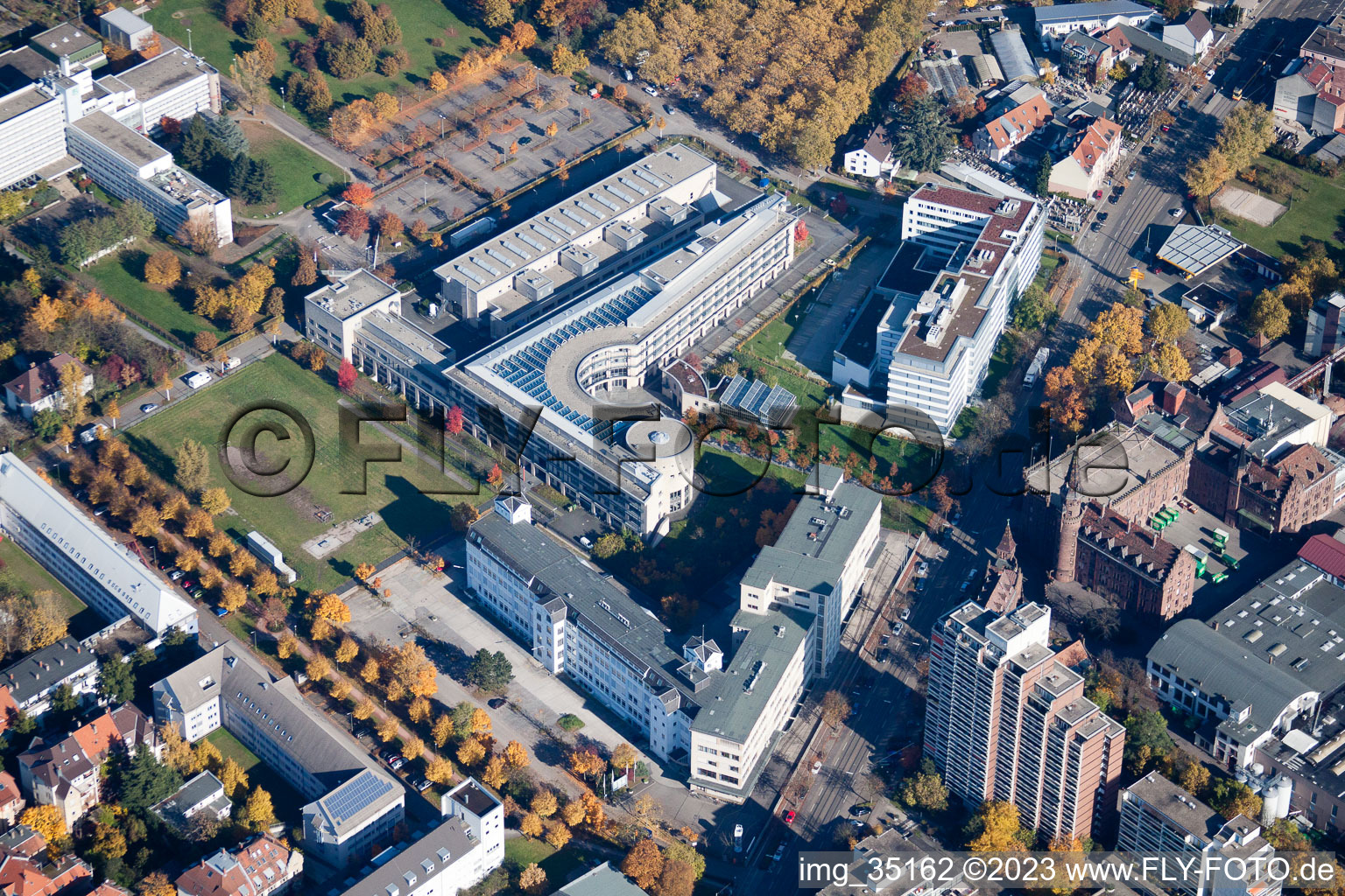 Vue aérienne de Institut Fraunhofer à le quartier Oststadt in Karlsruhe dans le département Bade-Wurtemberg, Allemagne