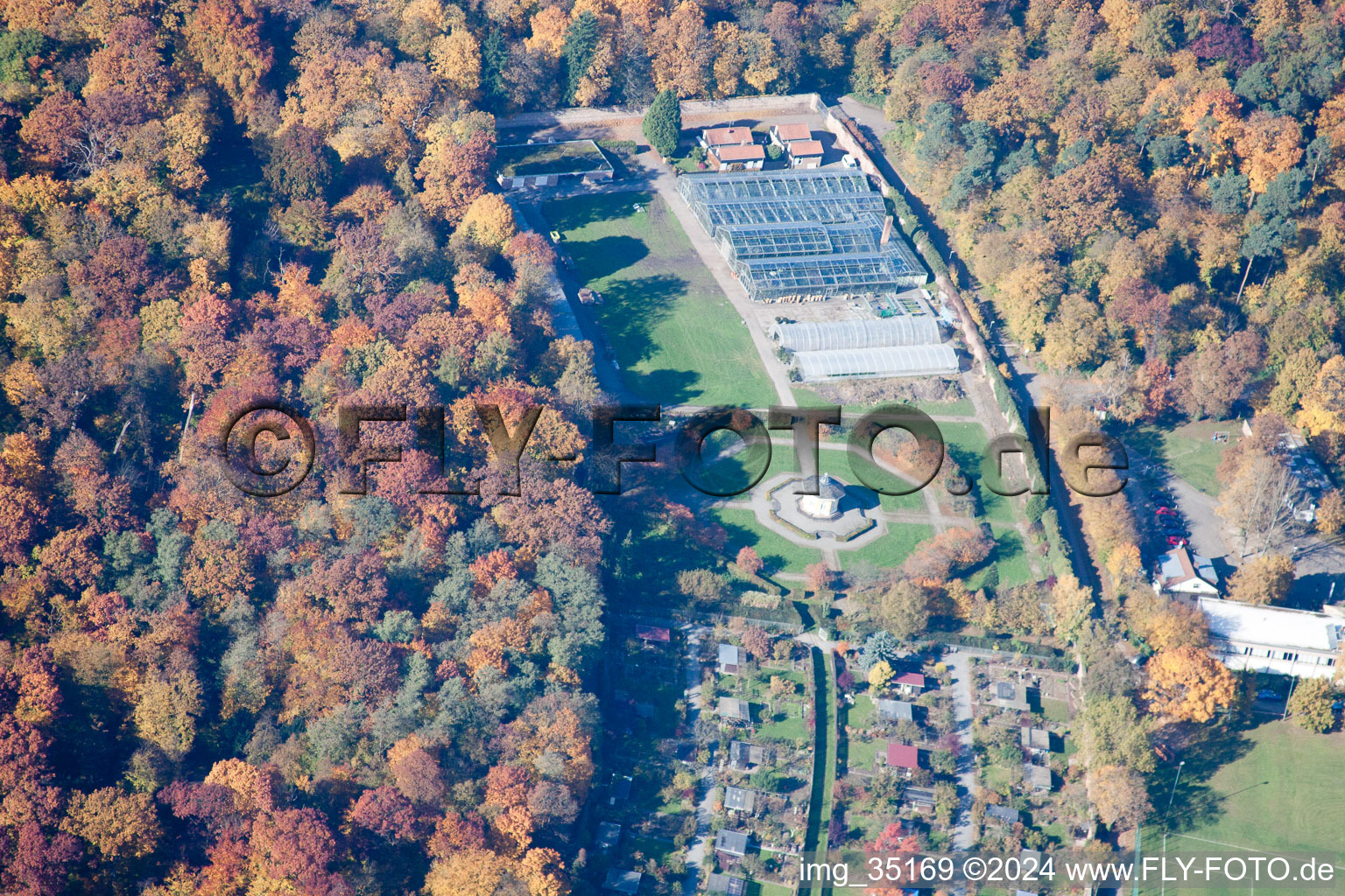 Vue aérienne de Parc du château à le quartier Innenstadt-Ost in Karlsruhe dans le département Bade-Wurtemberg, Allemagne