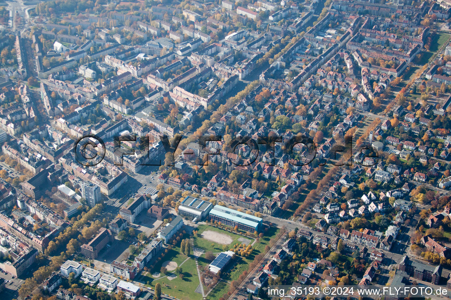 Vue aérienne de Salle des dragons de la Blücherstrasse à le quartier Innenstadt-West in Karlsruhe dans le département Bade-Wurtemberg, Allemagne