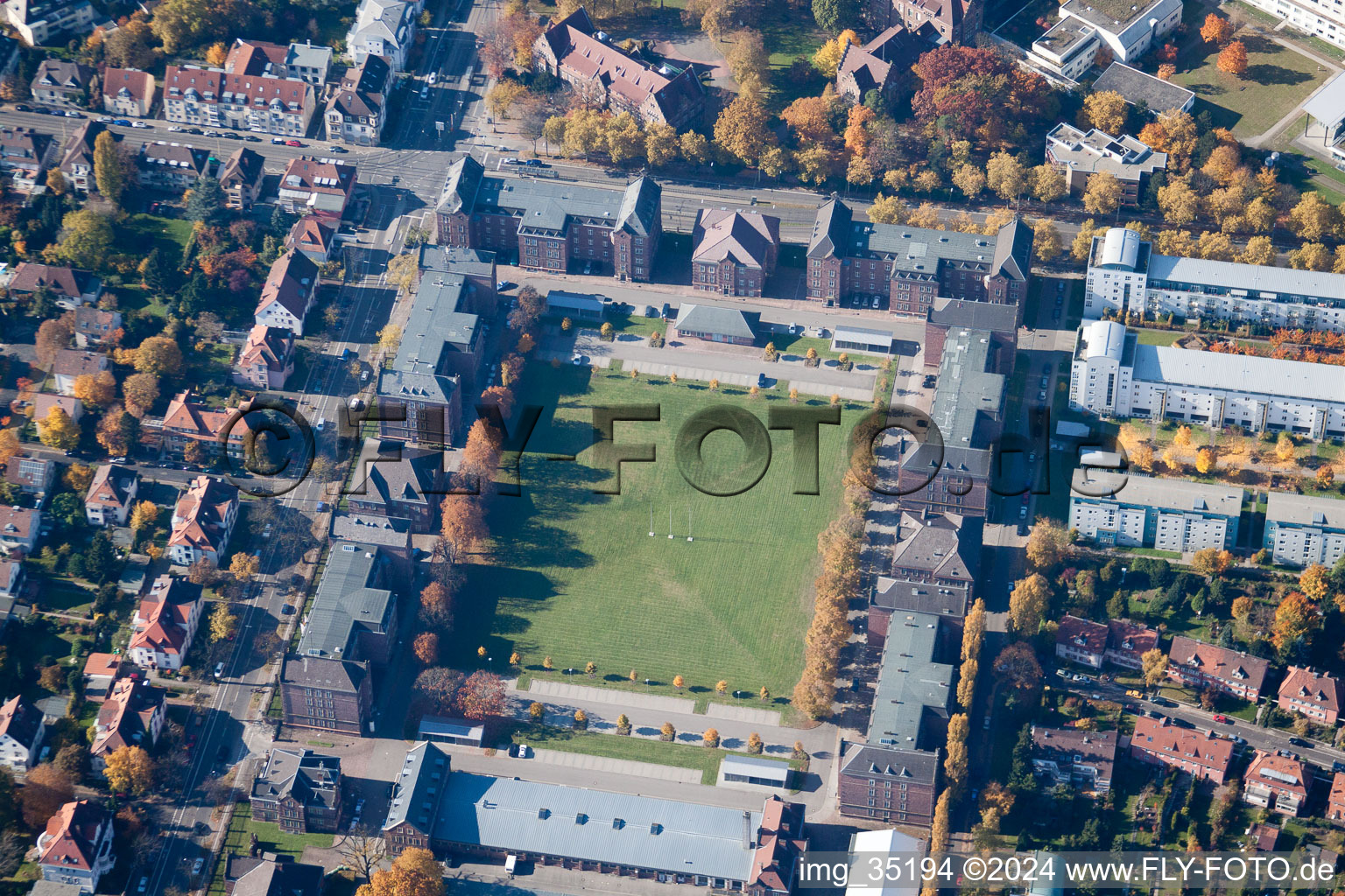 Vue aérienne de Moltkestrasse Grenadierstr à le quartier Nordstadt in Karlsruhe dans le département Bade-Wurtemberg, Allemagne