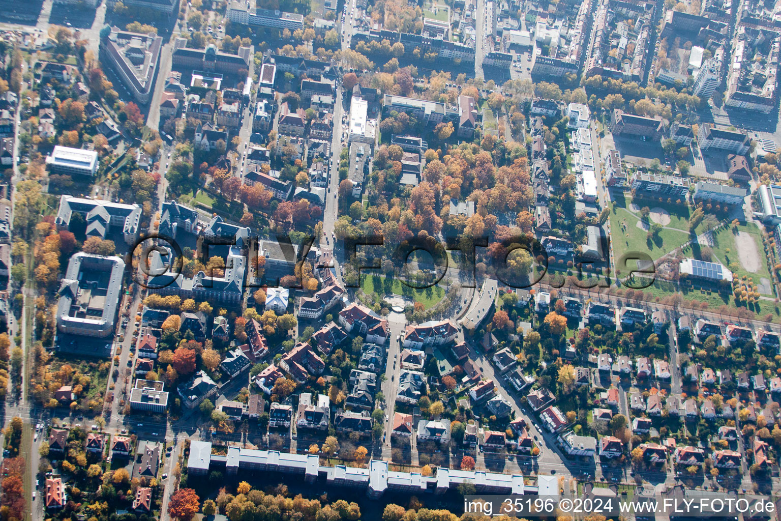 Quartier Mühlburg in Karlsruhe dans le département Bade-Wurtemberg, Allemagne vu d'un drone