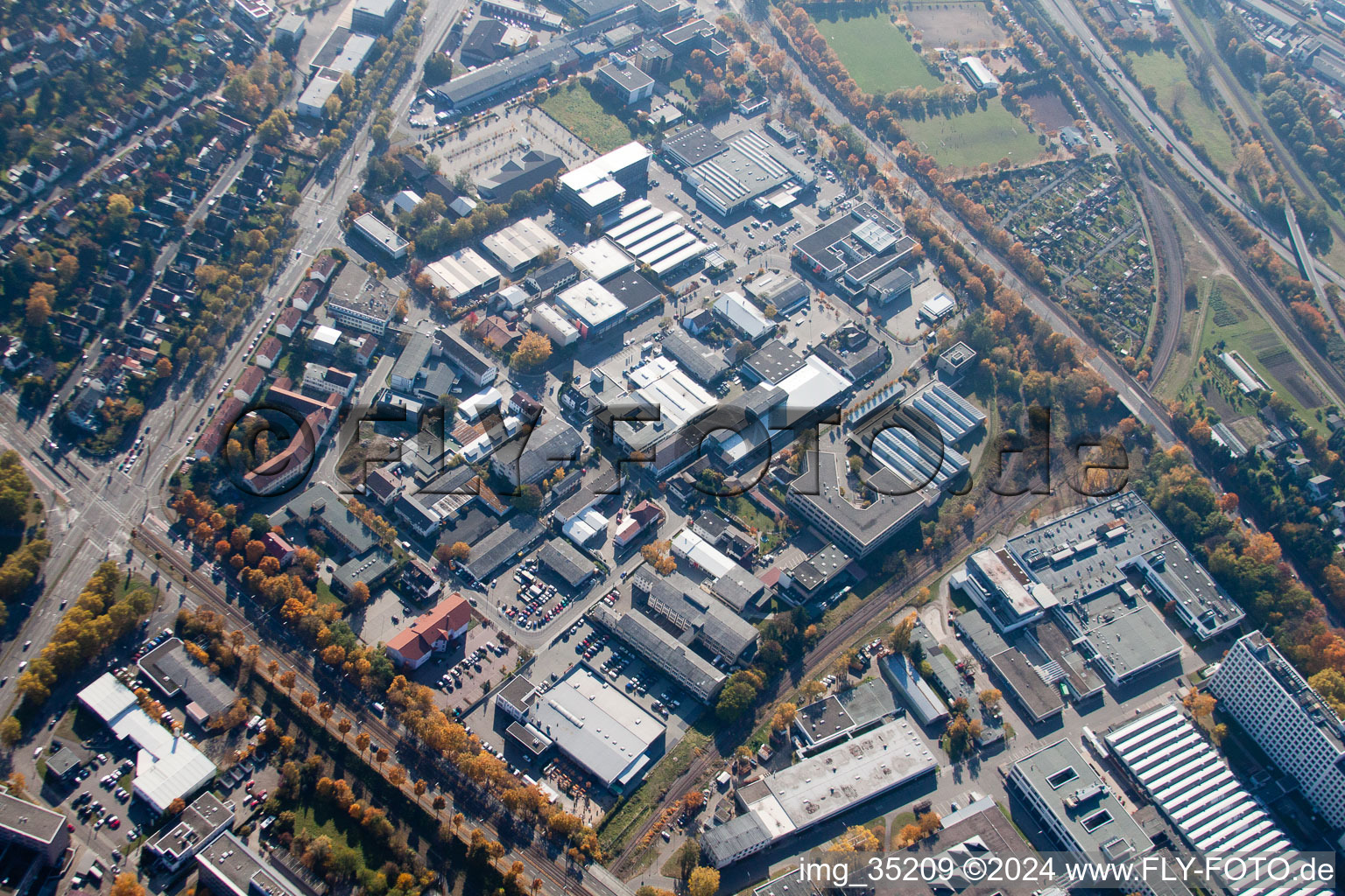 Quartier Knielingen in Karlsruhe dans le département Bade-Wurtemberg, Allemagne d'en haut