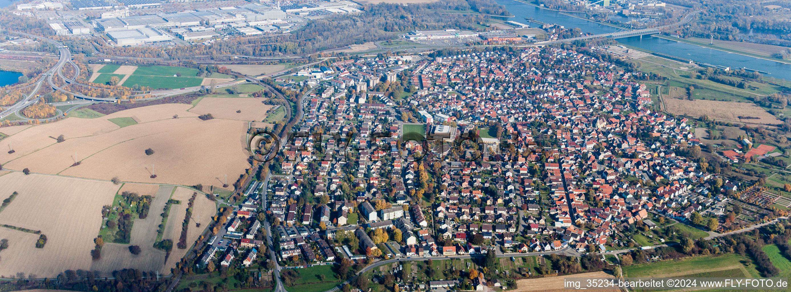 Vue aérienne de Zones riveraines du Rhin à le quartier Maximiliansau in Wörth am Rhein dans le département Rhénanie-Palatinat, Allemagne