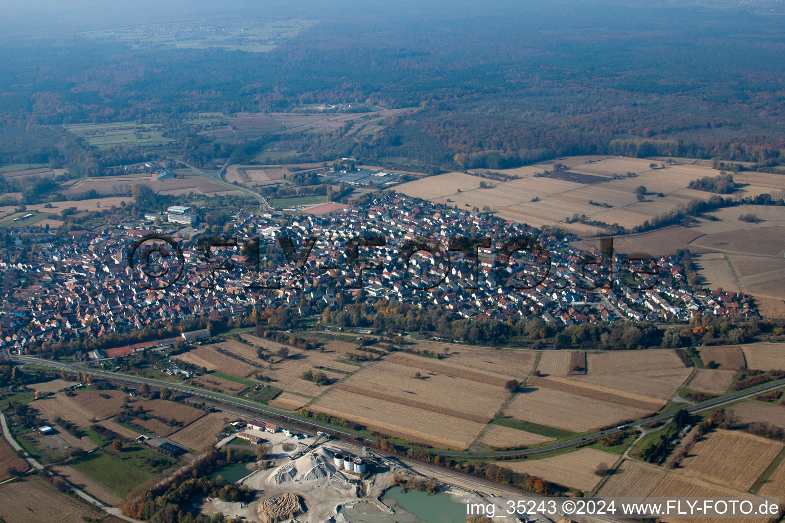 Hagenbach dans le département Rhénanie-Palatinat, Allemagne vue d'en haut