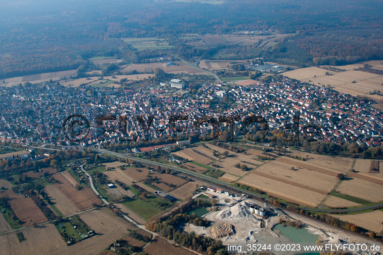 Hagenbach dans le département Rhénanie-Palatinat, Allemagne depuis l'avion