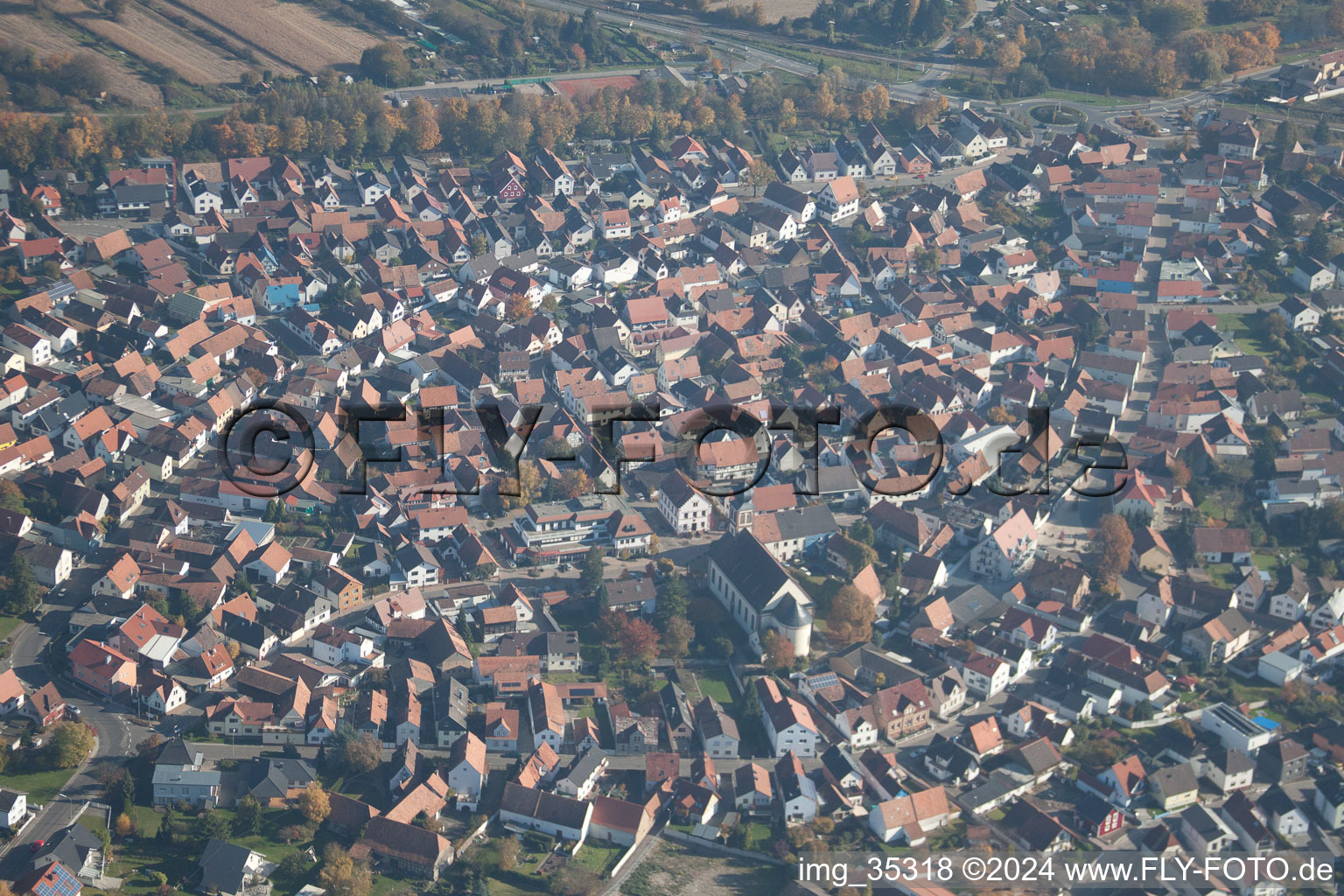 Hagenbach dans le département Rhénanie-Palatinat, Allemagne depuis l'avion