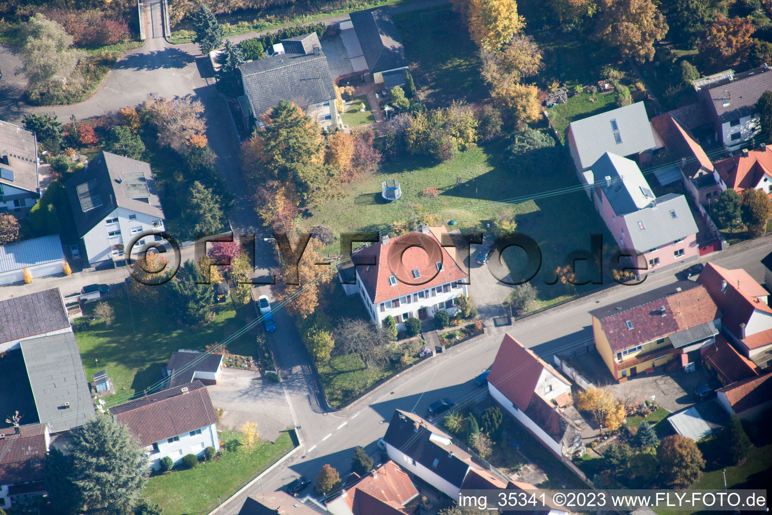 Vue aérienne de Ancienne maison de forestier à Hagenbach dans le département Rhénanie-Palatinat, Allemagne