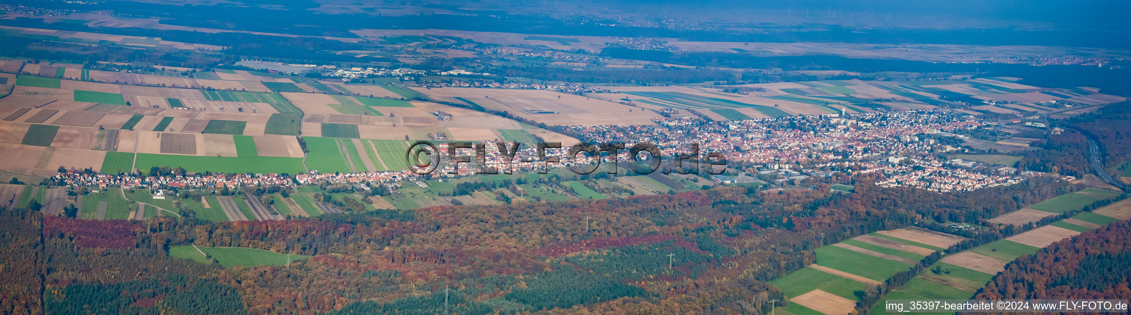 Vue aérienne de Panorama du sud-ouest à Kandel dans le département Rhénanie-Palatinat, Allemagne