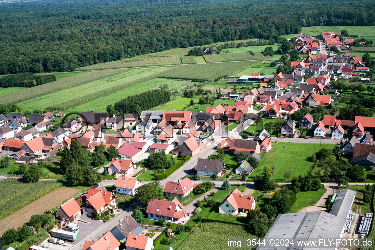 Schleithal dans le département Bas Rhin, France vu d'un drone