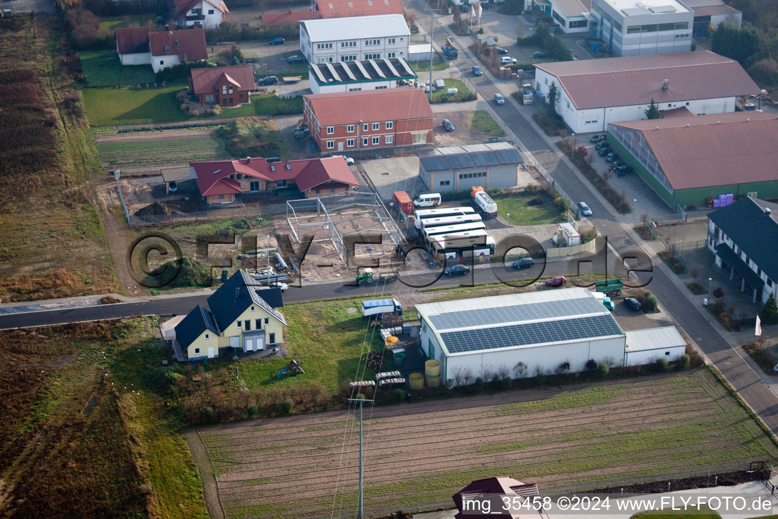 Enregistrement par drone de Hatzenbühl dans le département Rhénanie-Palatinat, Allemagne