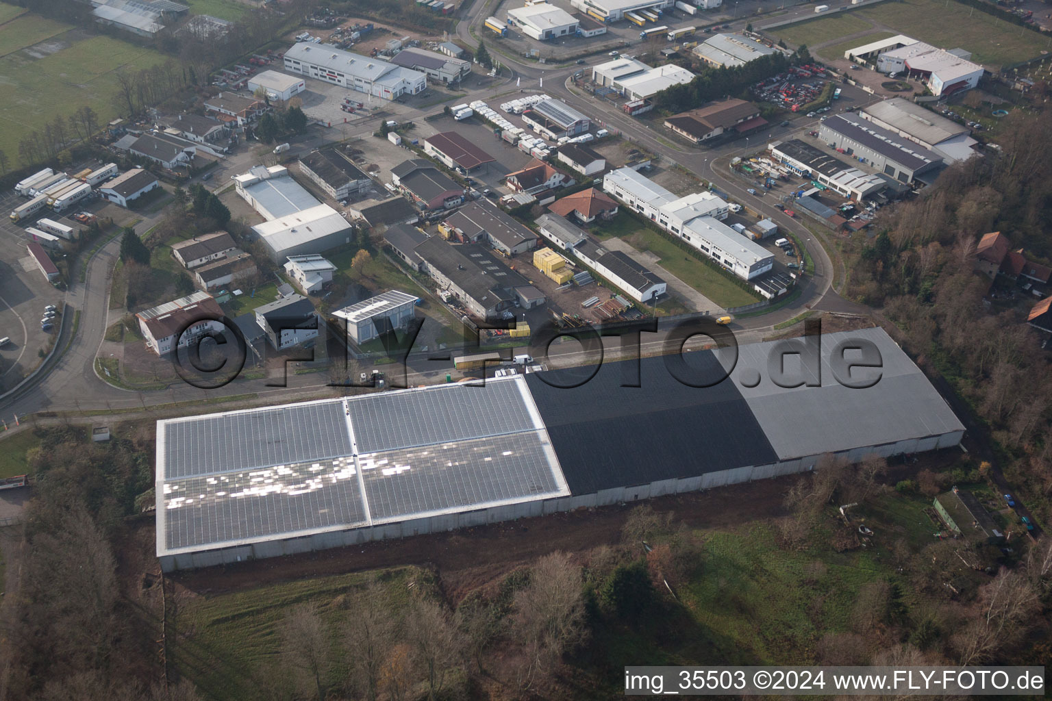 Zone industrielle de Horst à le quartier Minderslachen in Kandel dans le département Rhénanie-Palatinat, Allemagne hors des airs