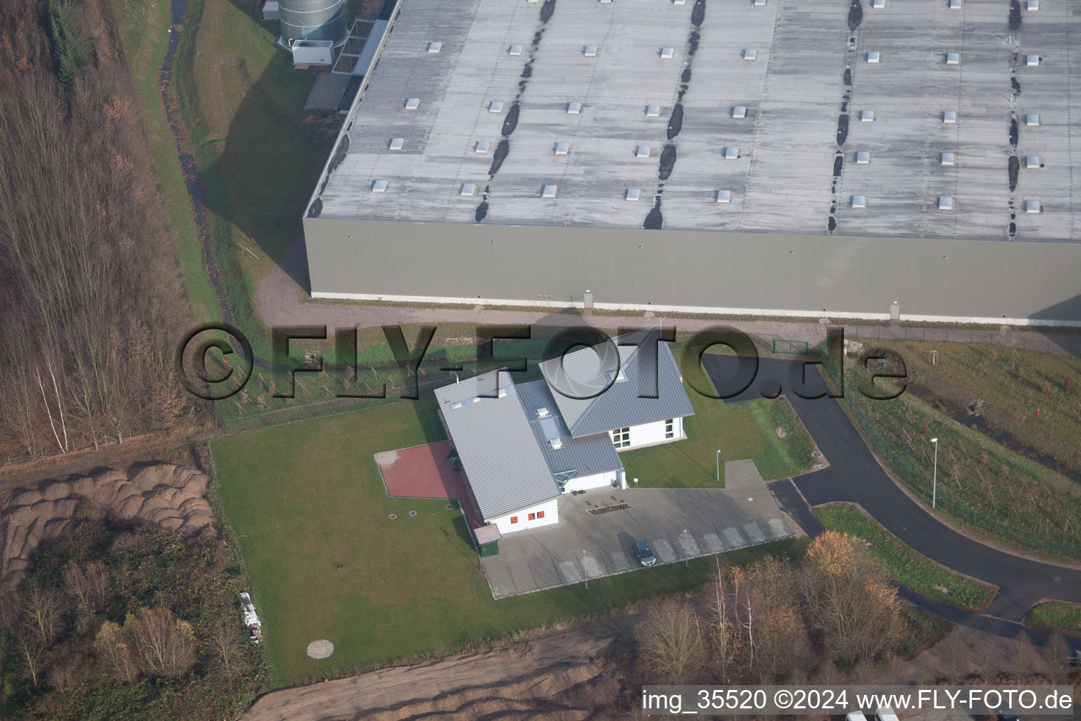 Zone industrielle de Horst à le quartier Minderslachen in Kandel dans le département Rhénanie-Palatinat, Allemagne vue du ciel