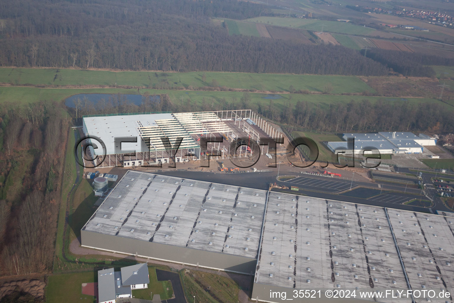 Vue d'oiseau de Surface commerciale, Centre Logistique de Gazely 2ème phase de construction à le quartier Minderslachen in Kandel dans le département Rhénanie-Palatinat, Allemagne