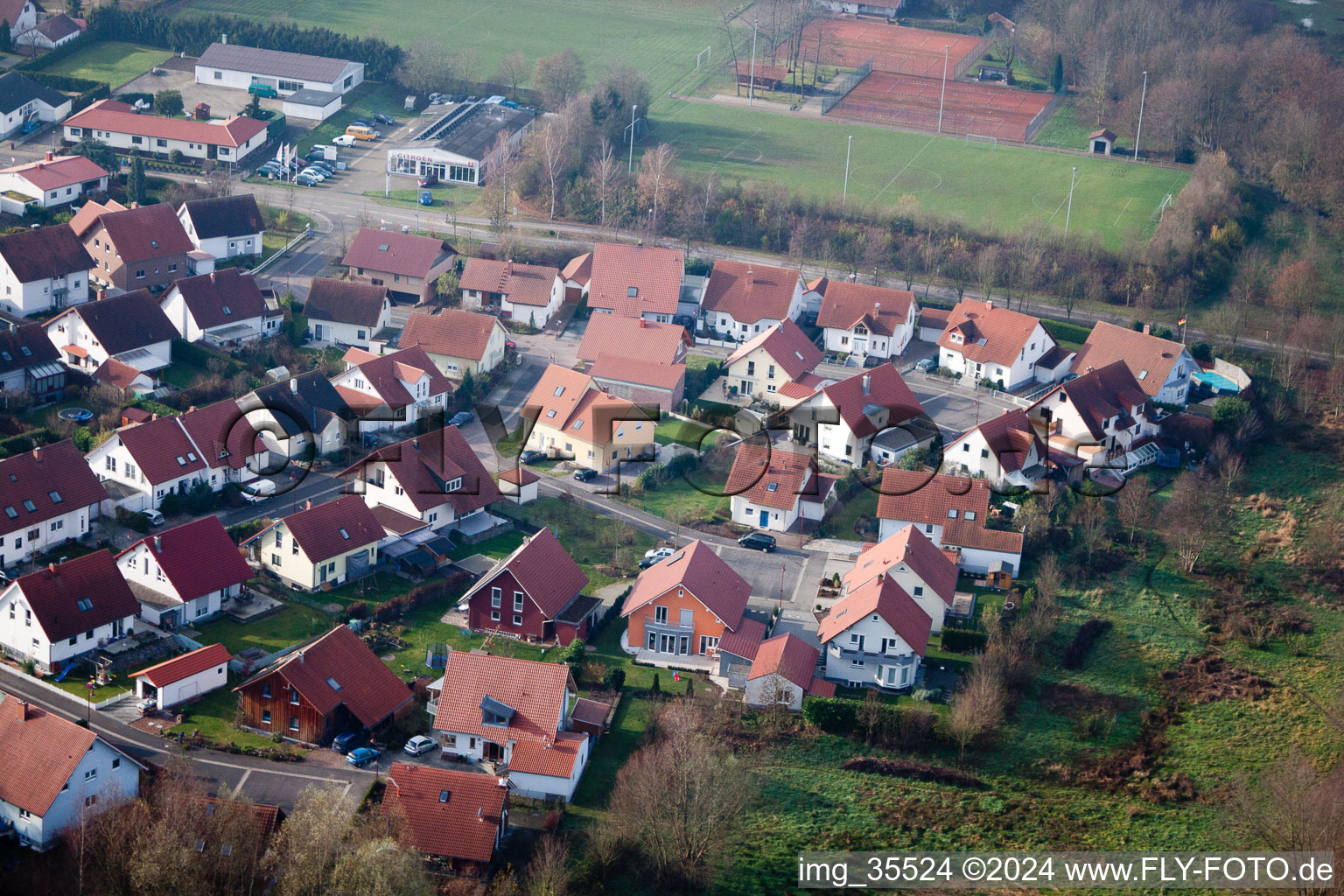 Vue aérienne de Nouvelle zone de développement à Winden dans le département Rhénanie-Palatinat, Allemagne