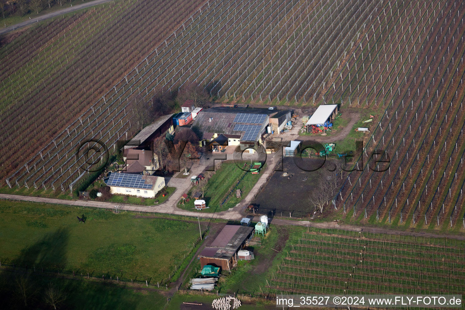 Vue aérienne de Boutique de la ferme de Gensheim à Winden dans le département Rhénanie-Palatinat, Allemagne