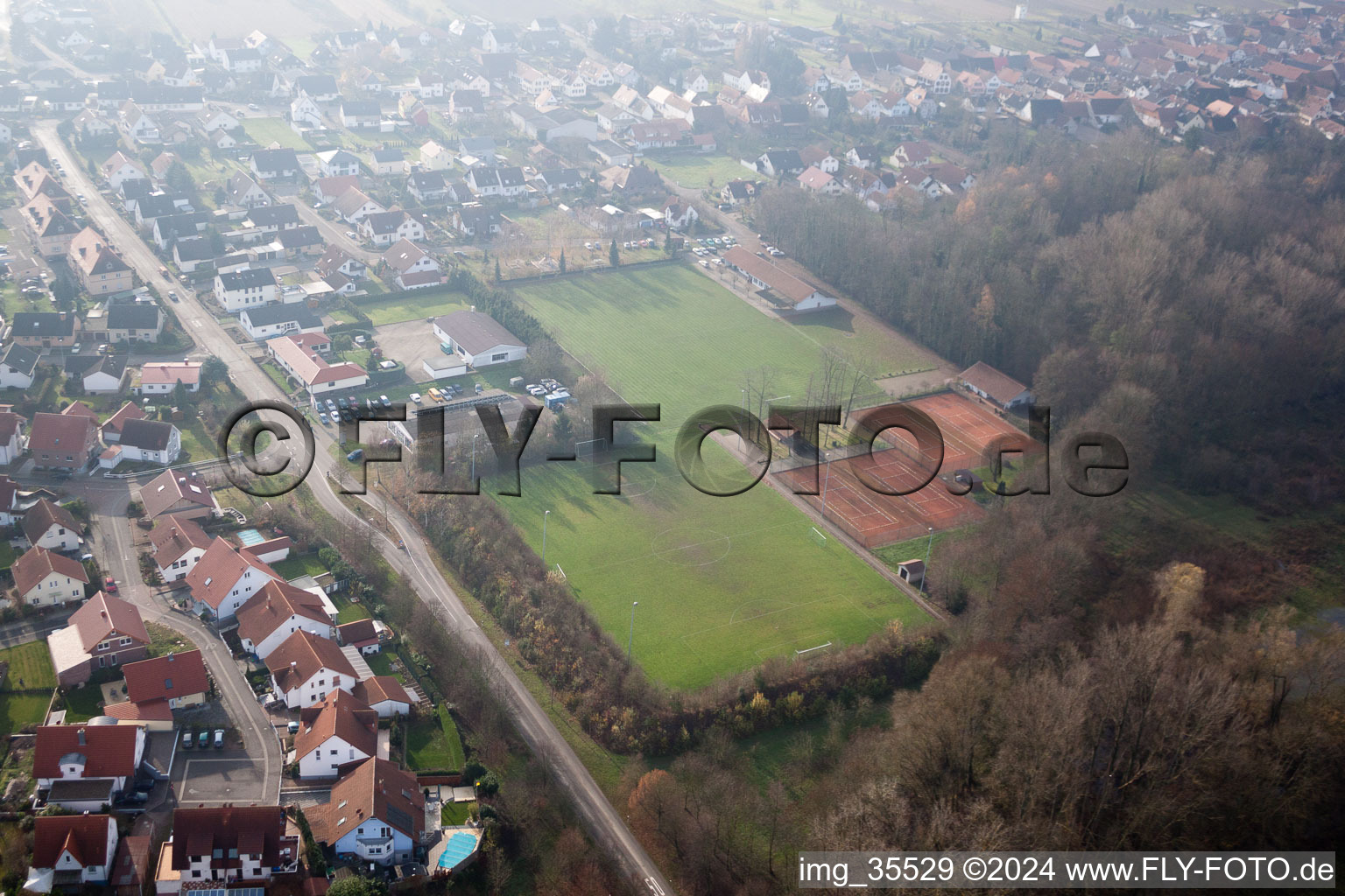 Photographie aérienne de Terrains de sport à Winden dans le département Rhénanie-Palatinat, Allemagne