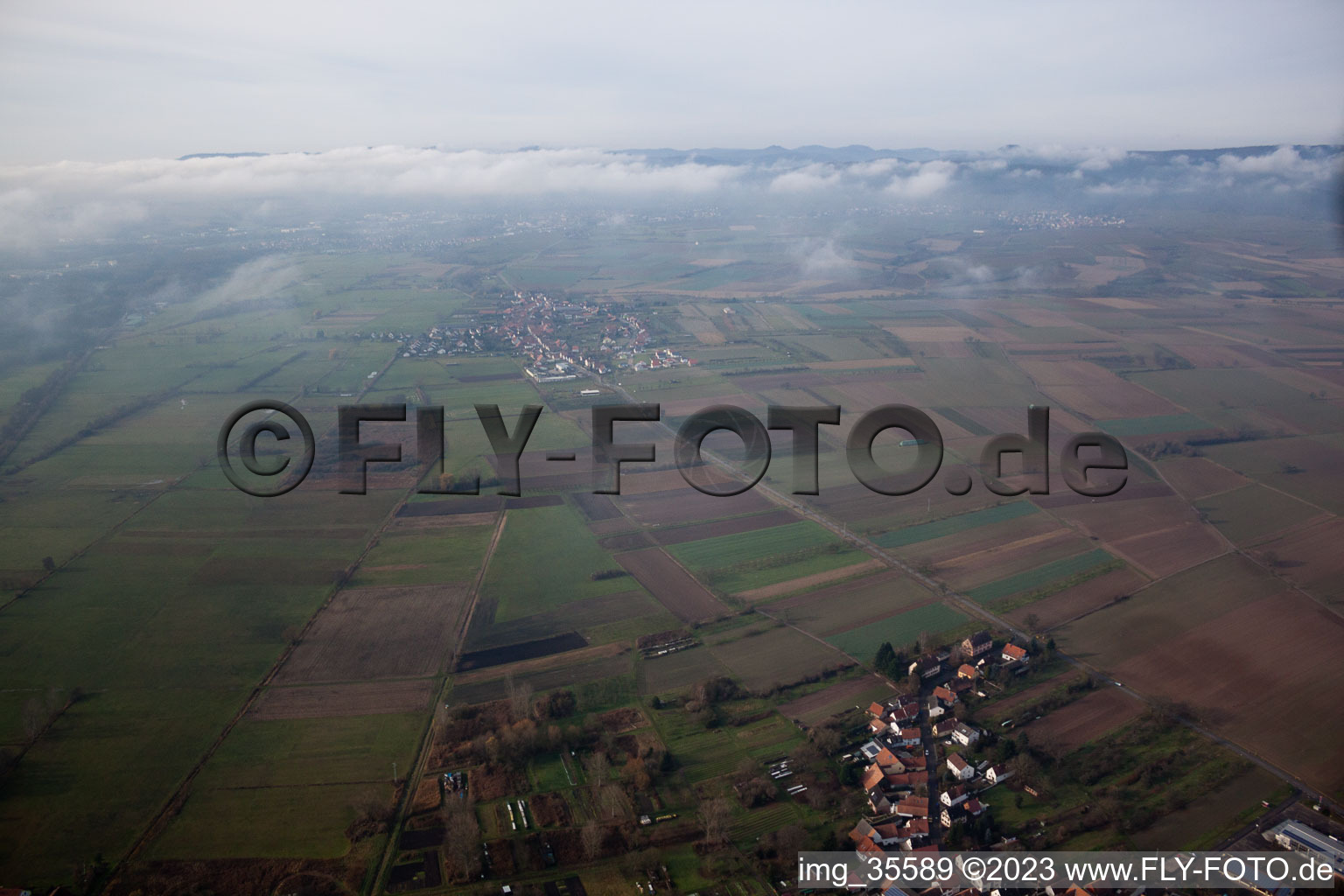 Vue oblique de Kapsweyer dans le département Rhénanie-Palatinat, Allemagne