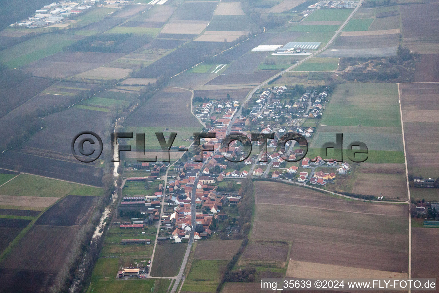 Vue oblique de Herxheimweyher dans le département Rhénanie-Palatinat, Allemagne