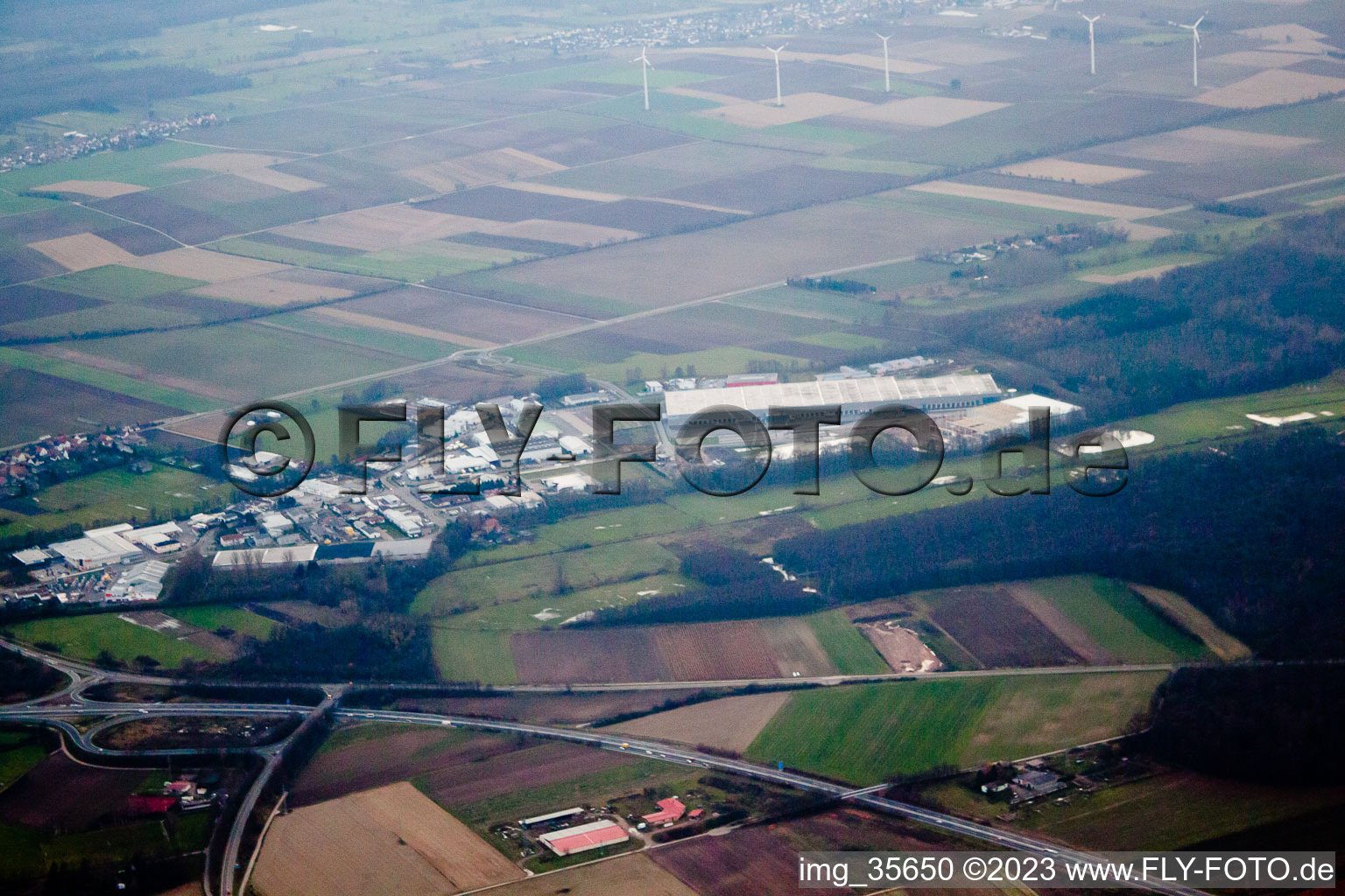Vue aérienne de Zone industrielle de Horst à le quartier Minderslachen in Kandel dans le département Rhénanie-Palatinat, Allemagne