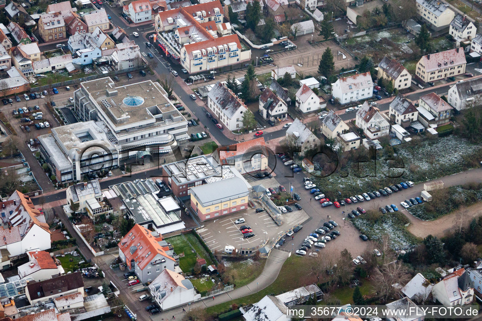 Vue aérienne de Administration VG, caisse d'épargne à Kandel dans le département Rhénanie-Palatinat, Allemagne