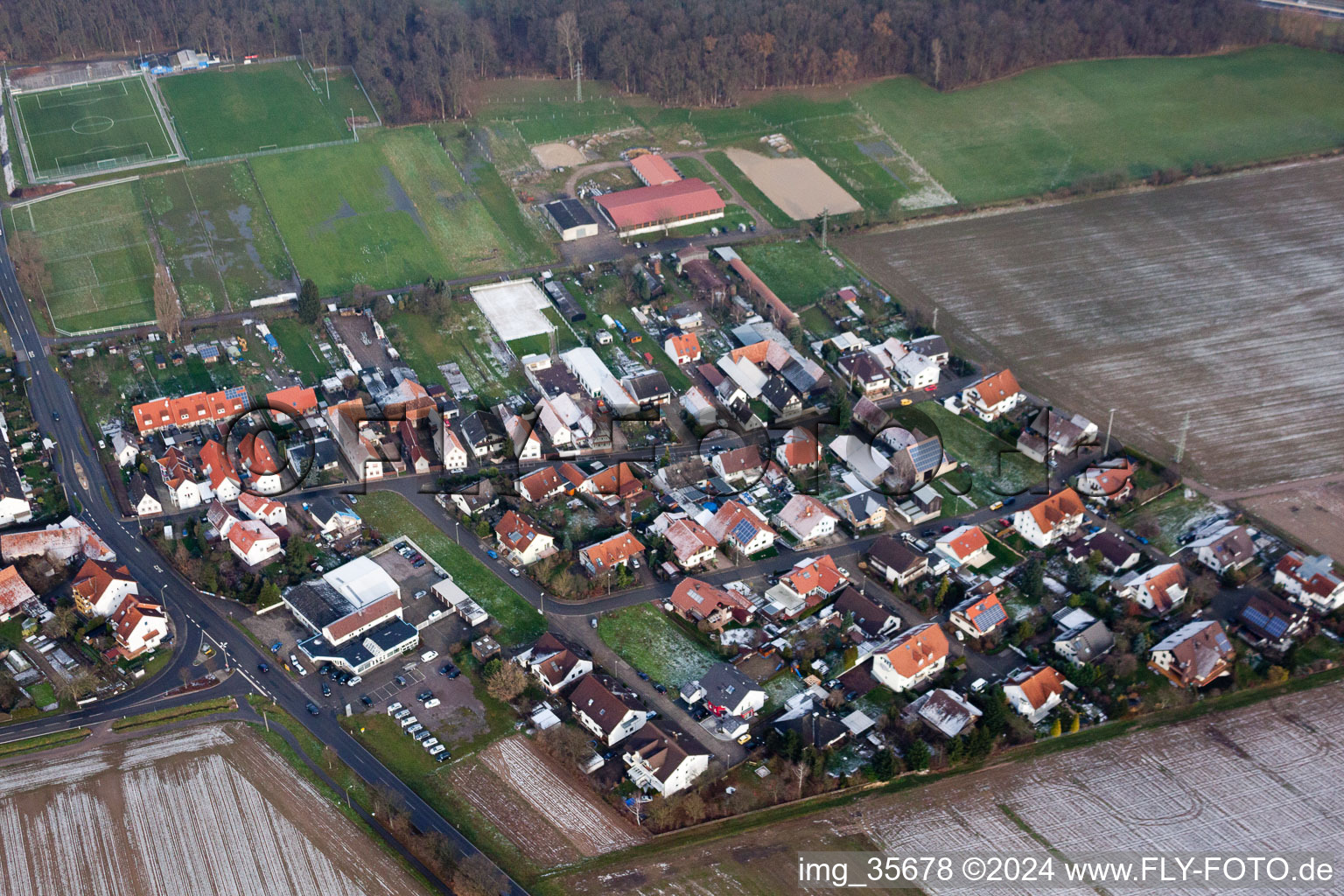 Vue aérienne de Ô à le quartier Minderslachen in Kandel dans le département Rhénanie-Palatinat, Allemagne