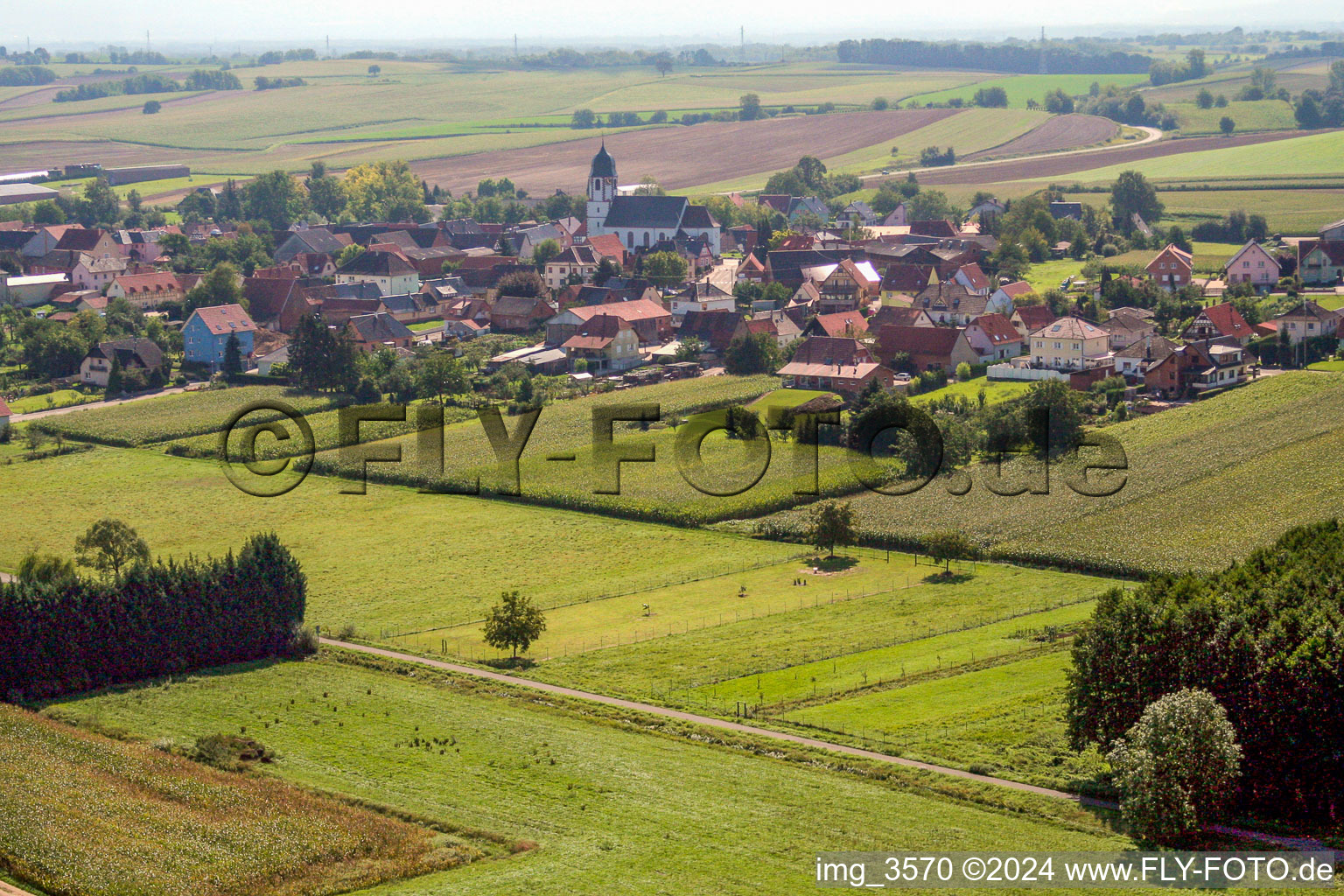 Vue oblique de Niederlauterbach dans le département Bas Rhin, France