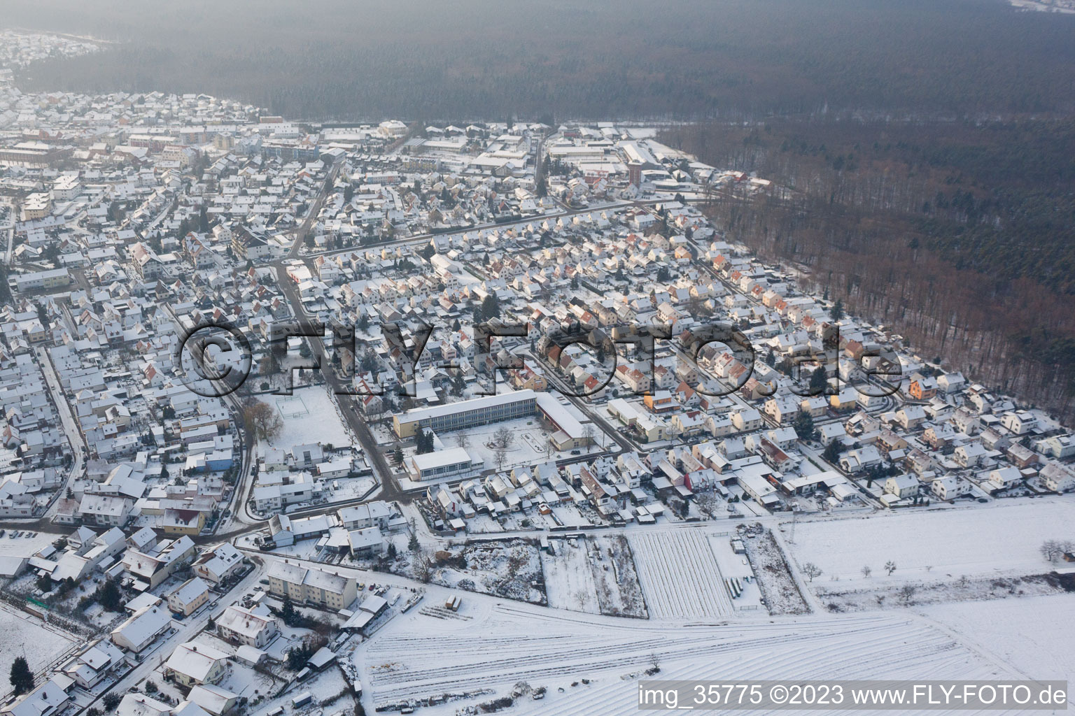 Enregistrement par drone de Jockgrim dans le département Rhénanie-Palatinat, Allemagne