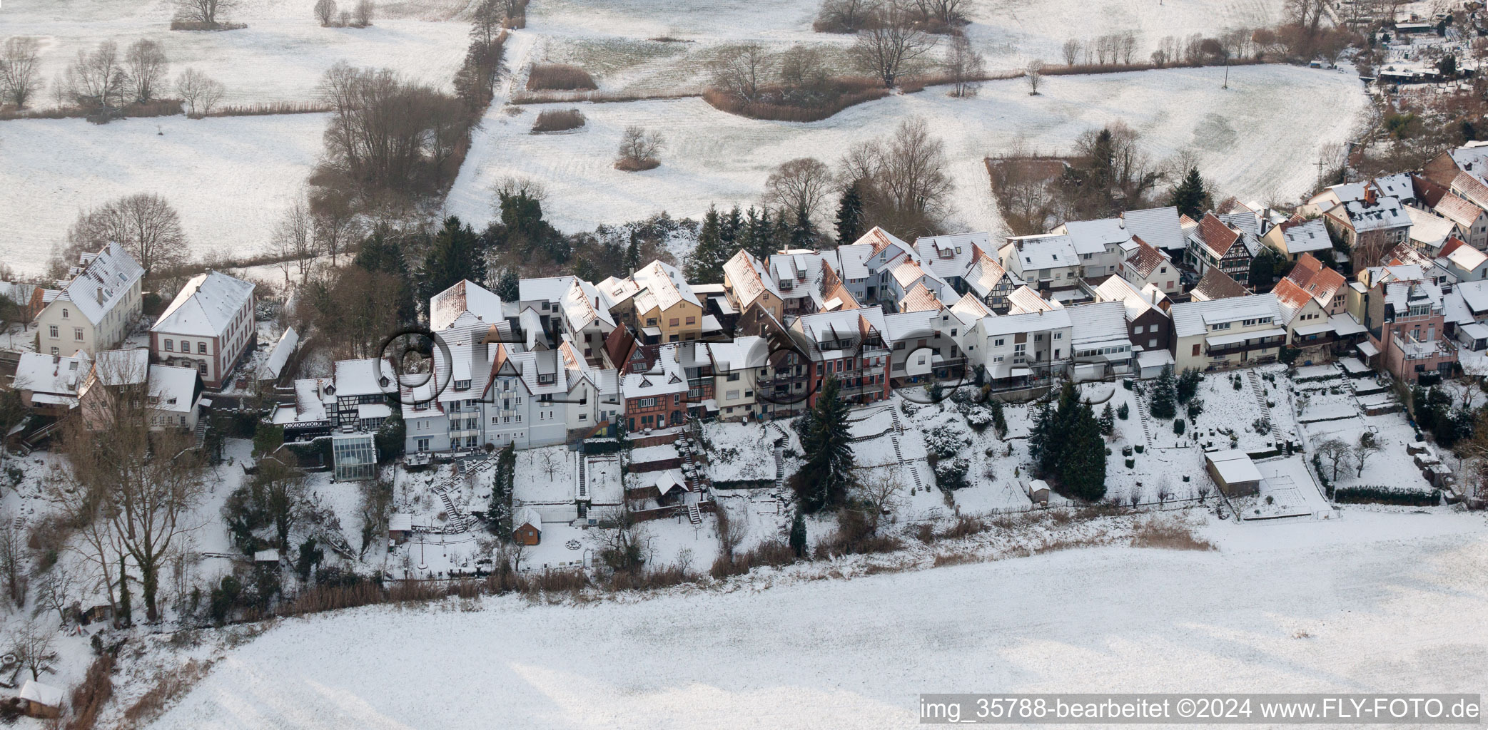 Vue aérienne de Jockgrim dans le département Rhénanie-Palatinat, Allemagne