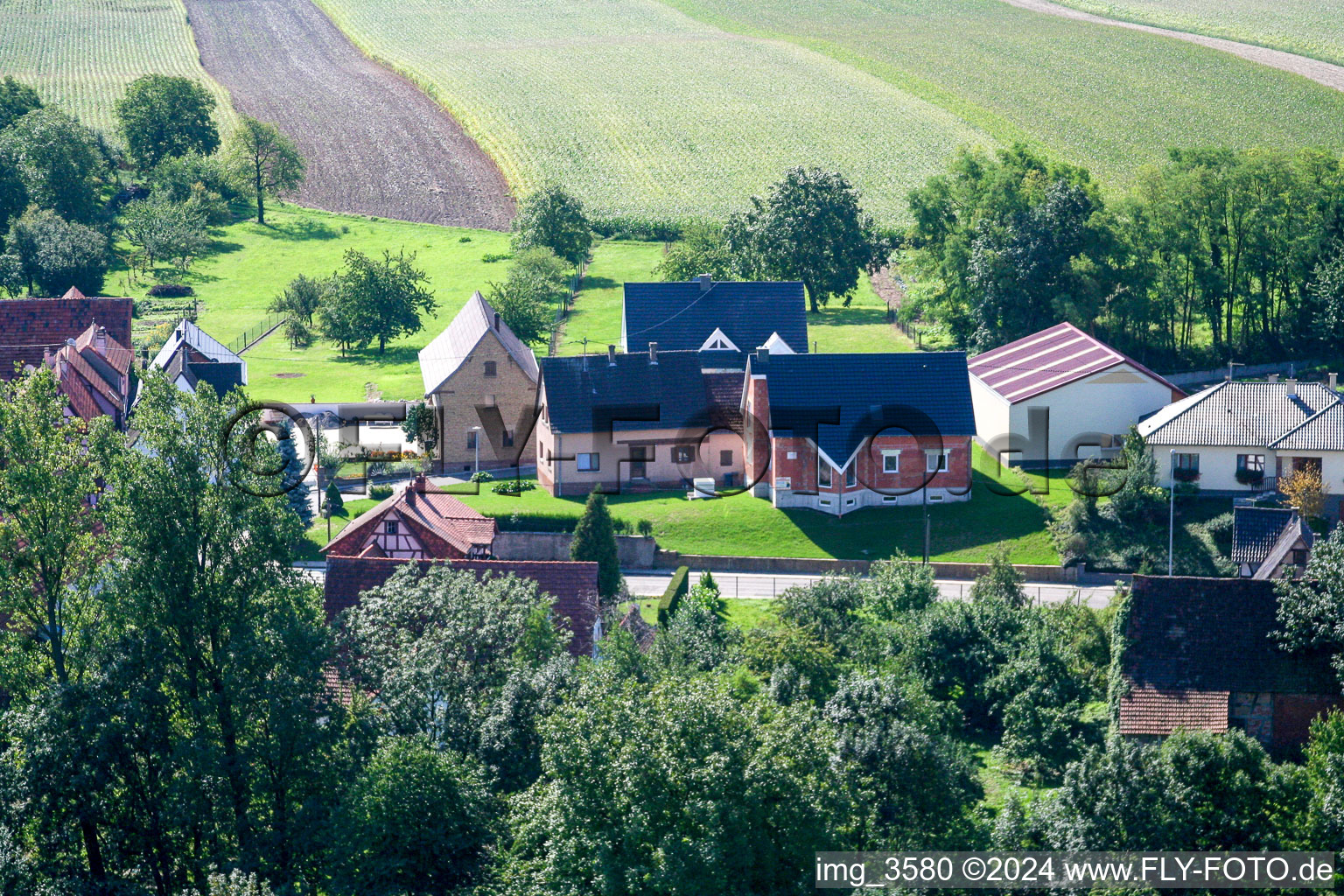 Enregistrement par drone de Niederlauterbach dans le département Bas Rhin, France