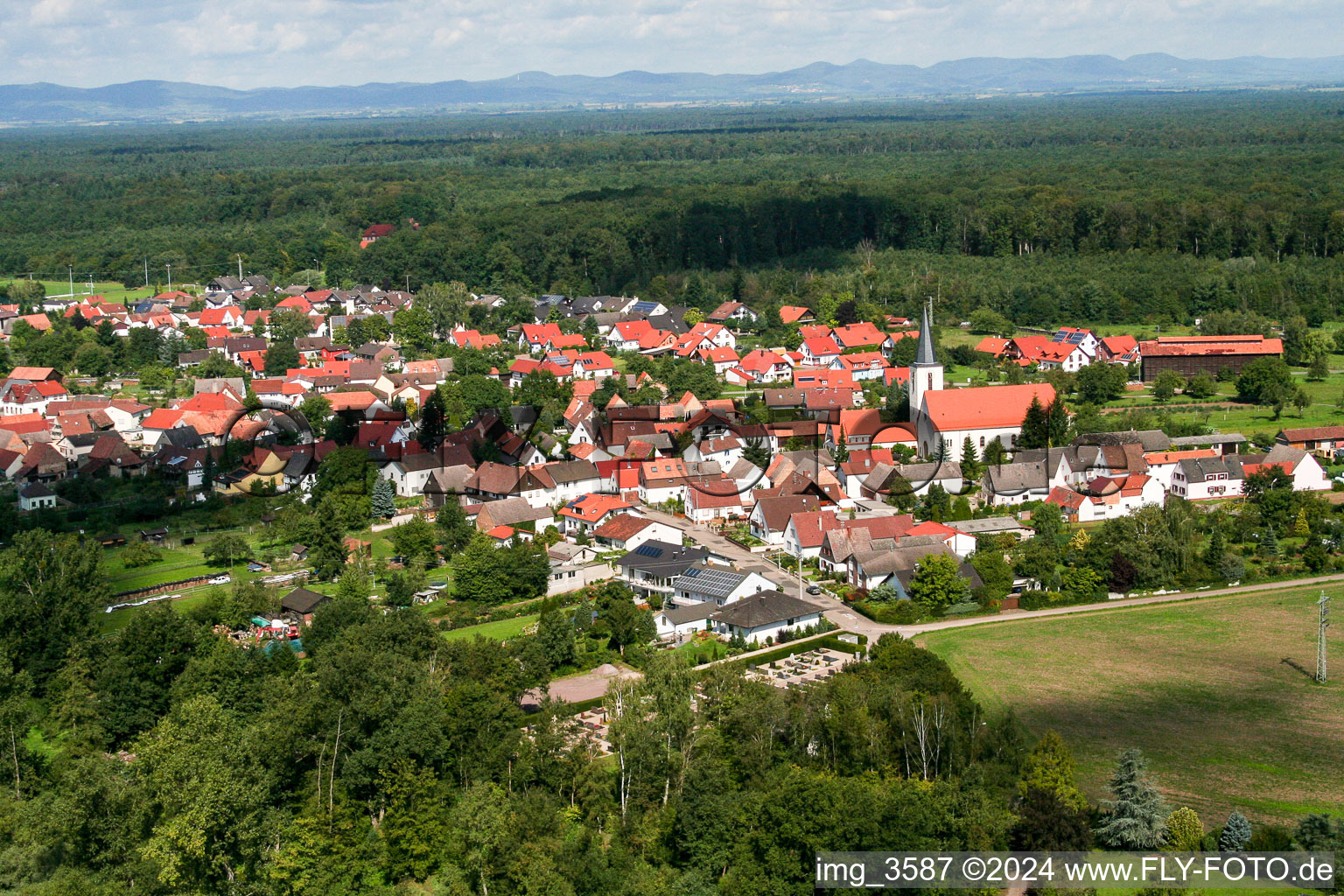 Vue d'oiseau de Scheibenhardt à Scheibenhard dans le département Bas Rhin, France