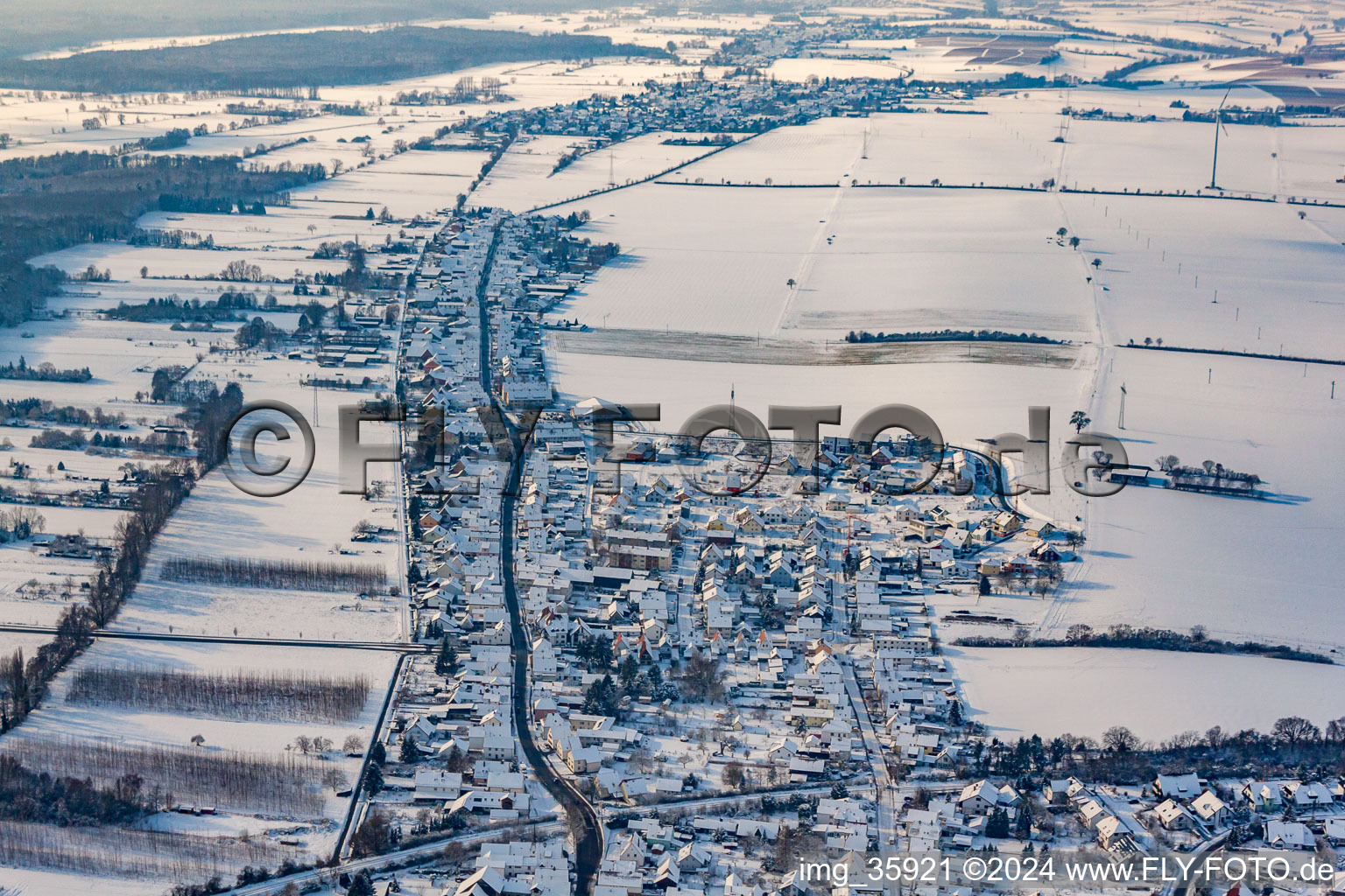 Photographie aérienne de Saarstrasse en hiver avec de la neige à Kandel dans le département Rhénanie-Palatinat, Allemagne
