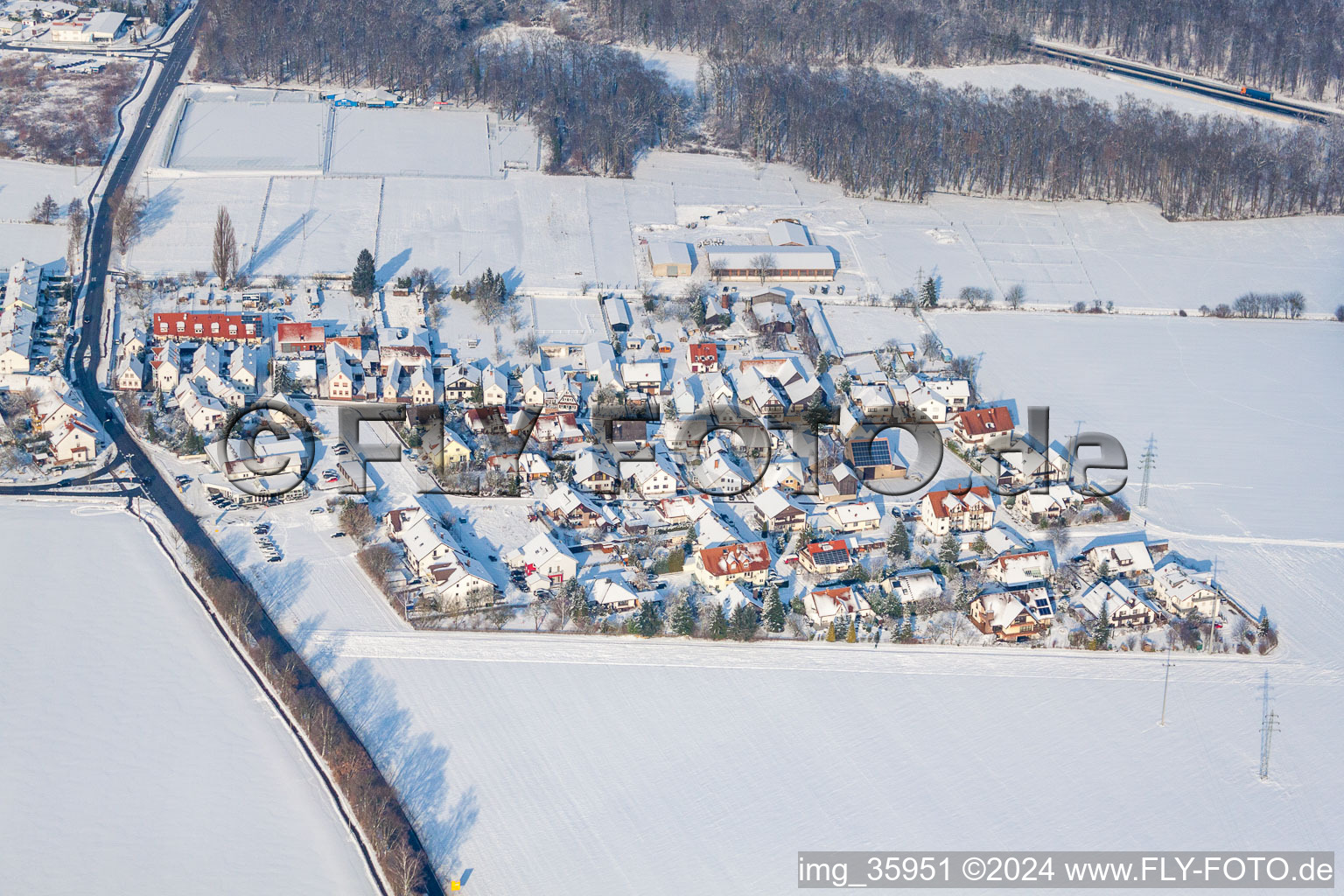 Vue aérienne de Ô à le quartier Minderslachen in Kandel dans le département Rhénanie-Palatinat, Allemagne