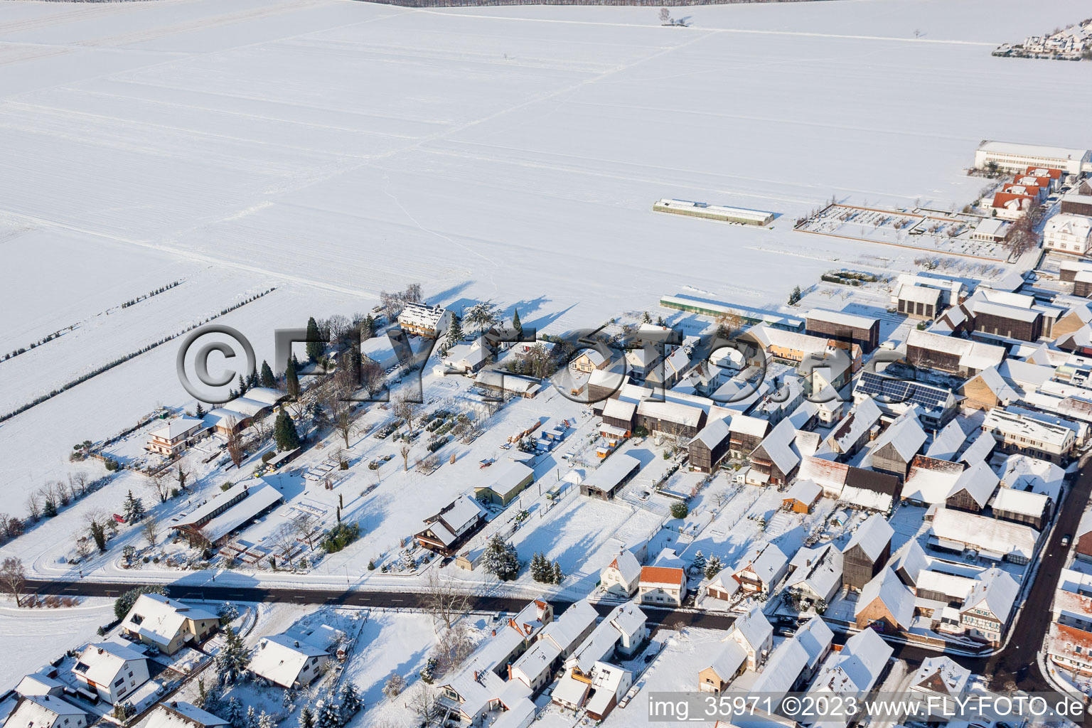 En hiver/neige à le quartier Hayna in Herxheim bei Landau dans le département Rhénanie-Palatinat, Allemagne d'en haut