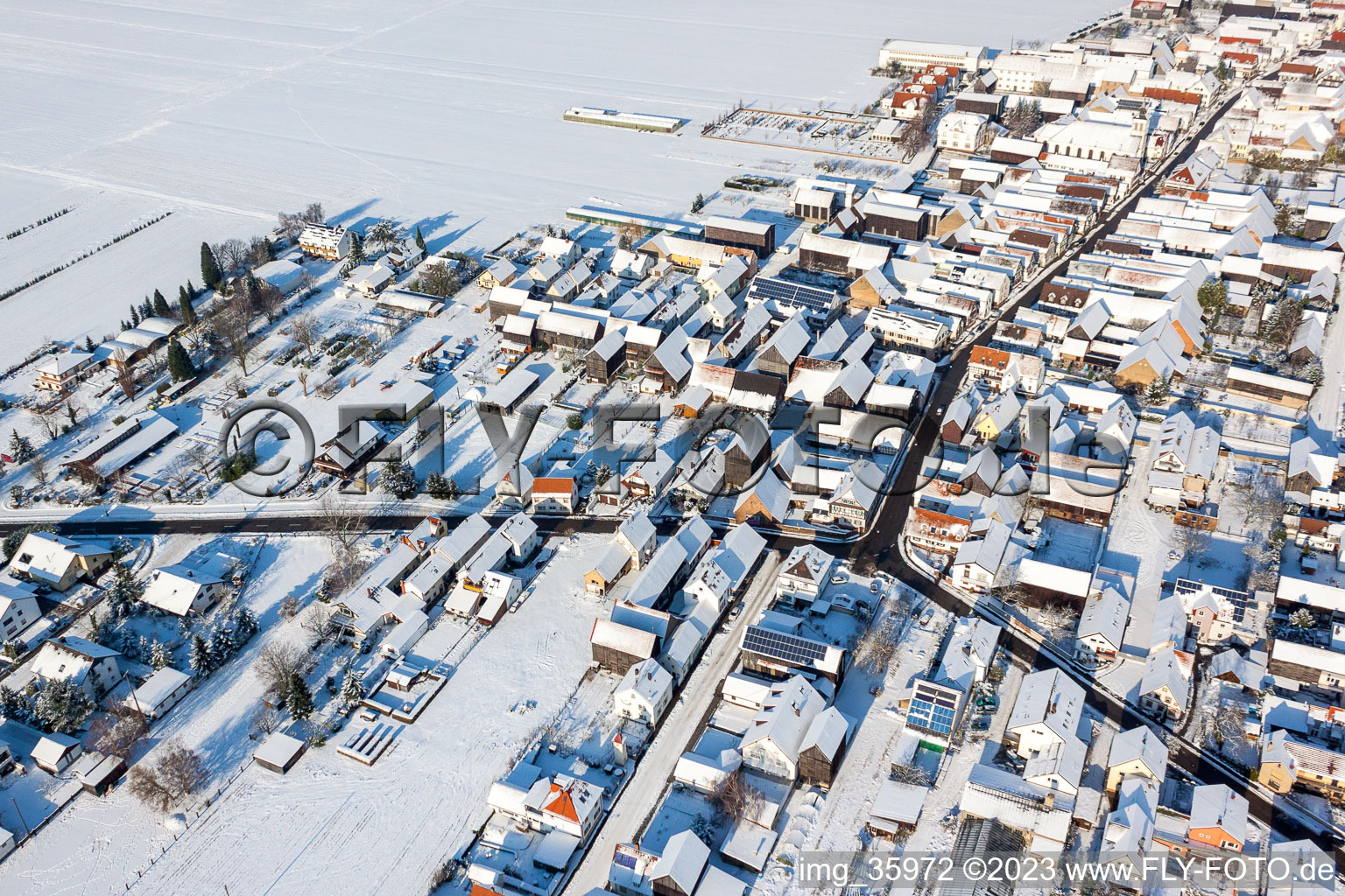 En hiver/neige à le quartier Hayna in Herxheim bei Landau dans le département Rhénanie-Palatinat, Allemagne hors des airs