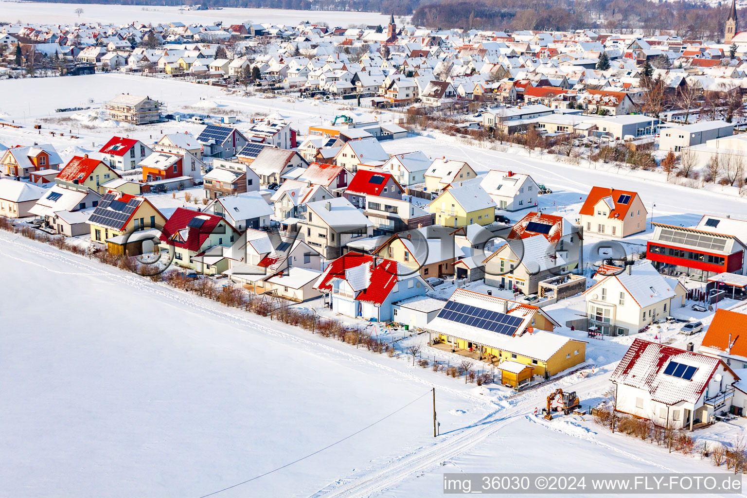 Vue aérienne de Zone de développement Brotäcker en hiver avec de la neige à Steinweiler dans le département Rhénanie-Palatinat, Allemagne