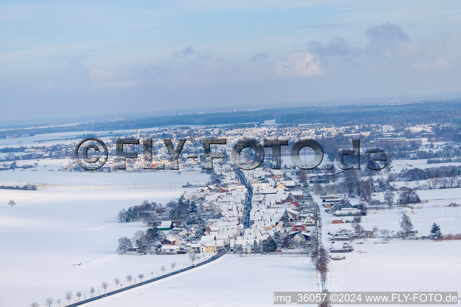 Vue aérienne de Dans la neige à Minfeld dans le département Rhénanie-Palatinat, Allemagne