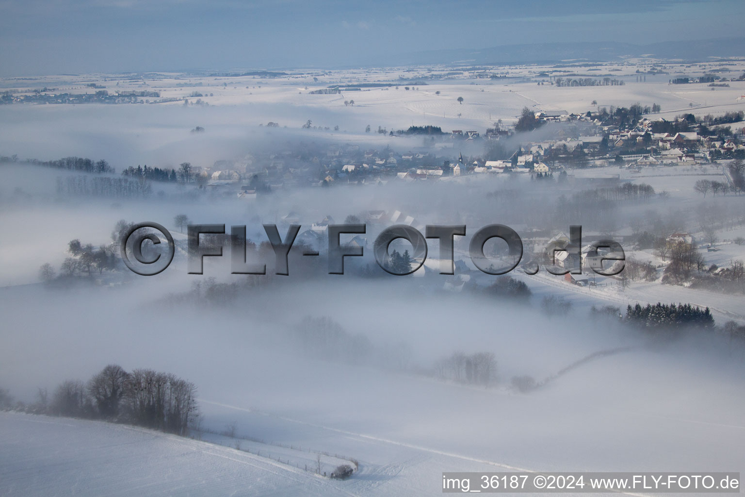 Vue aérienne de Wintzenbach dans le département Bas Rhin, France