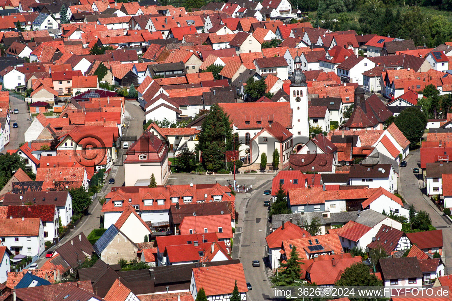 Vue d'oiseau de Quartier Neuburg in Neuburg am Rhein dans le département Rhénanie-Palatinat, Allemagne