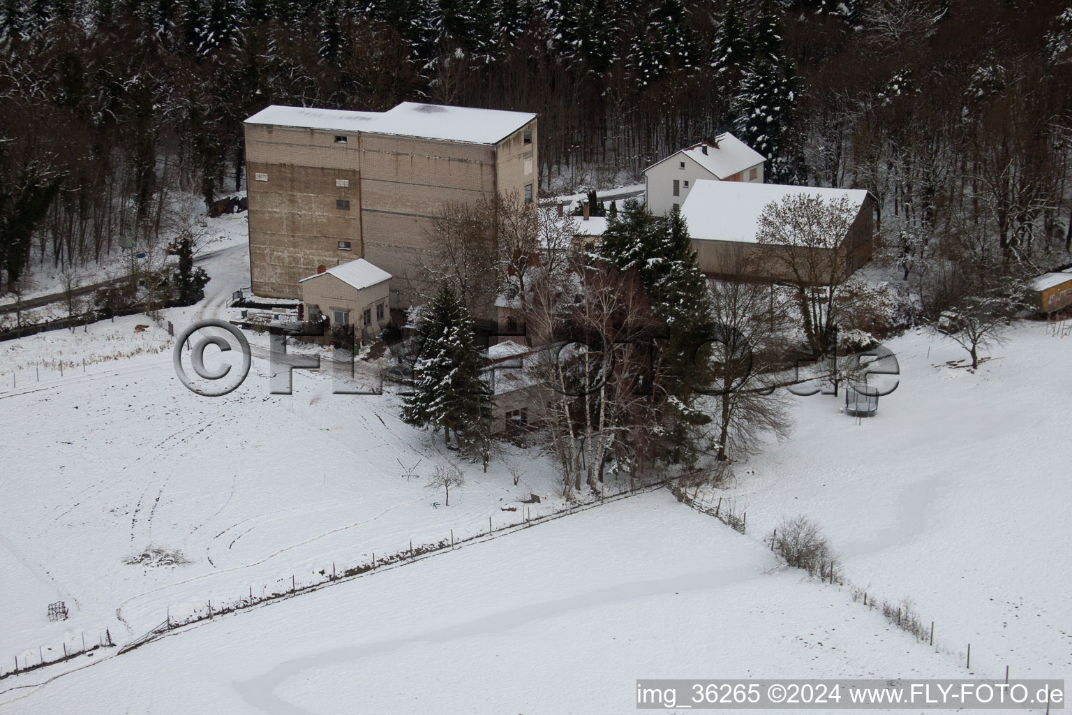 Vue oblique de Moulin dur à Kandel dans le département Rhénanie-Palatinat, Allemagne