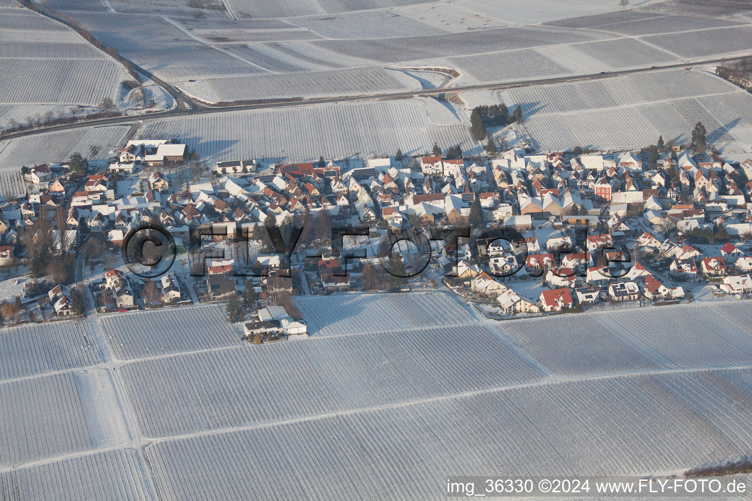 Photographie aérienne de Dans la neige en hiver à le quartier Mörzheim in Landau in der Pfalz dans le département Rhénanie-Palatinat, Allemagne