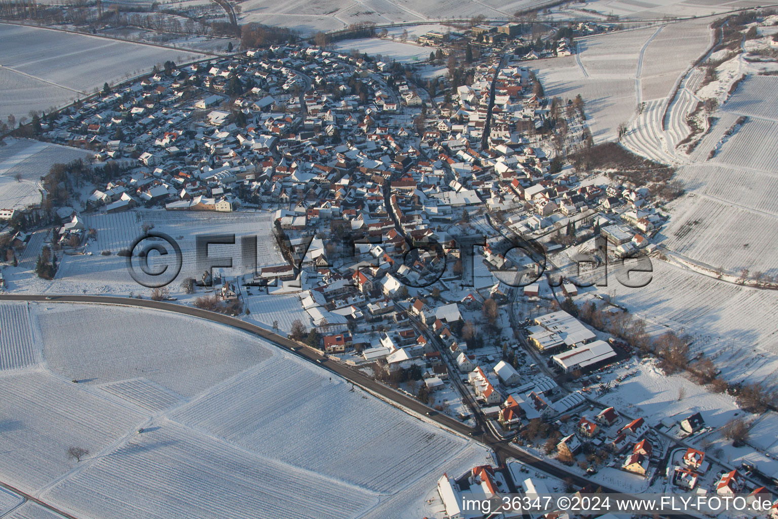 Vue oblique de Ilbesheim bei Landau in der Pfalz dans le département Rhénanie-Palatinat, Allemagne